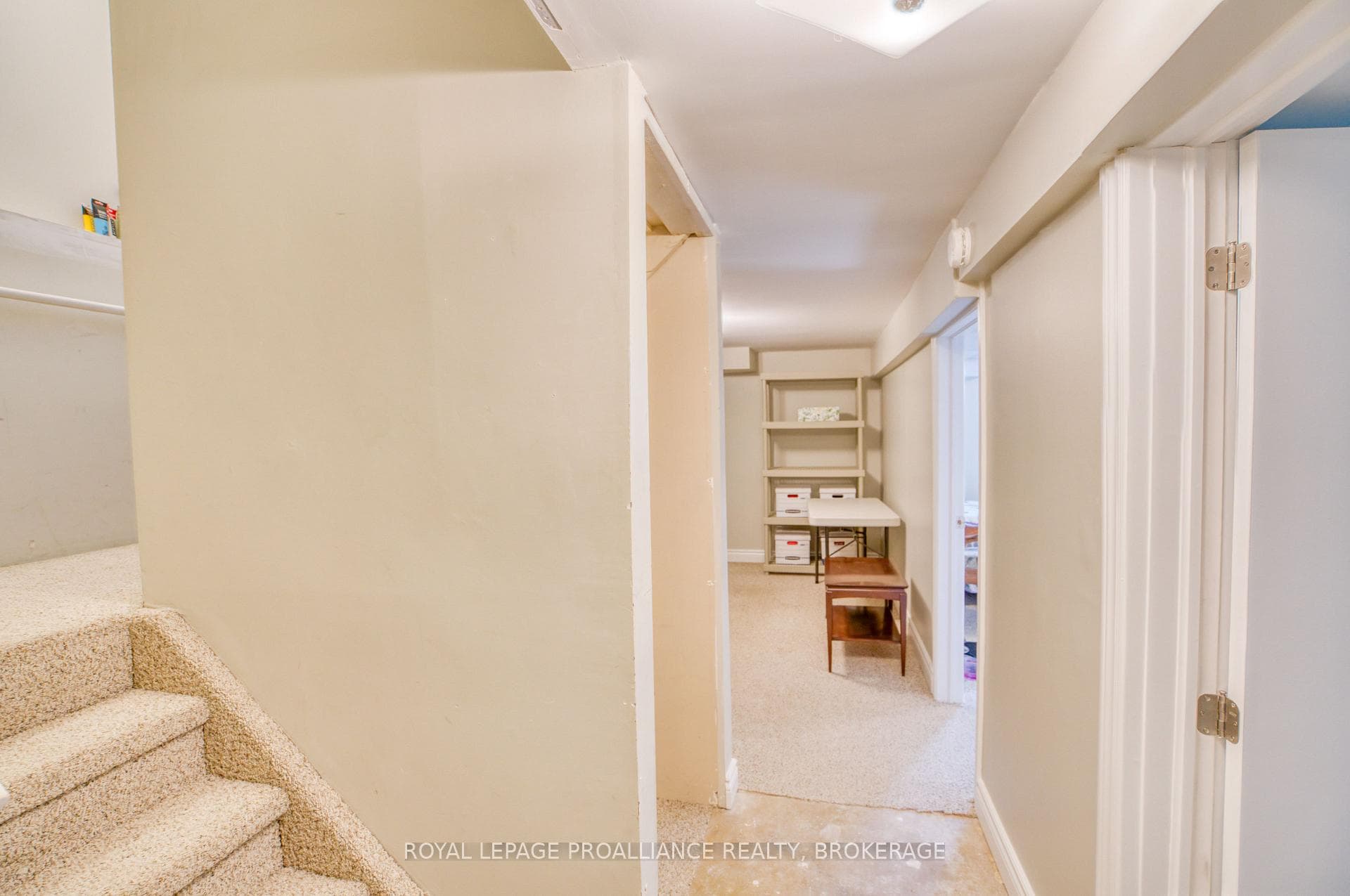 937 Killarney Crescent photo 31