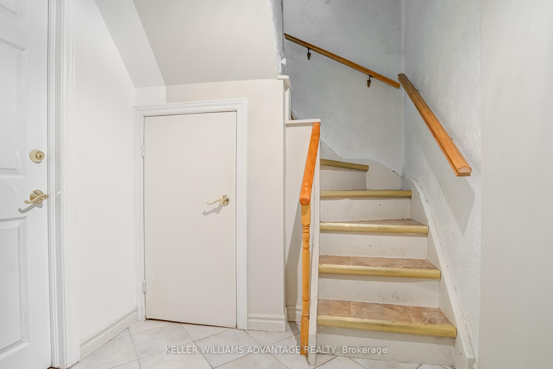 183 Glenwood Crescent Unit Lower photo 32