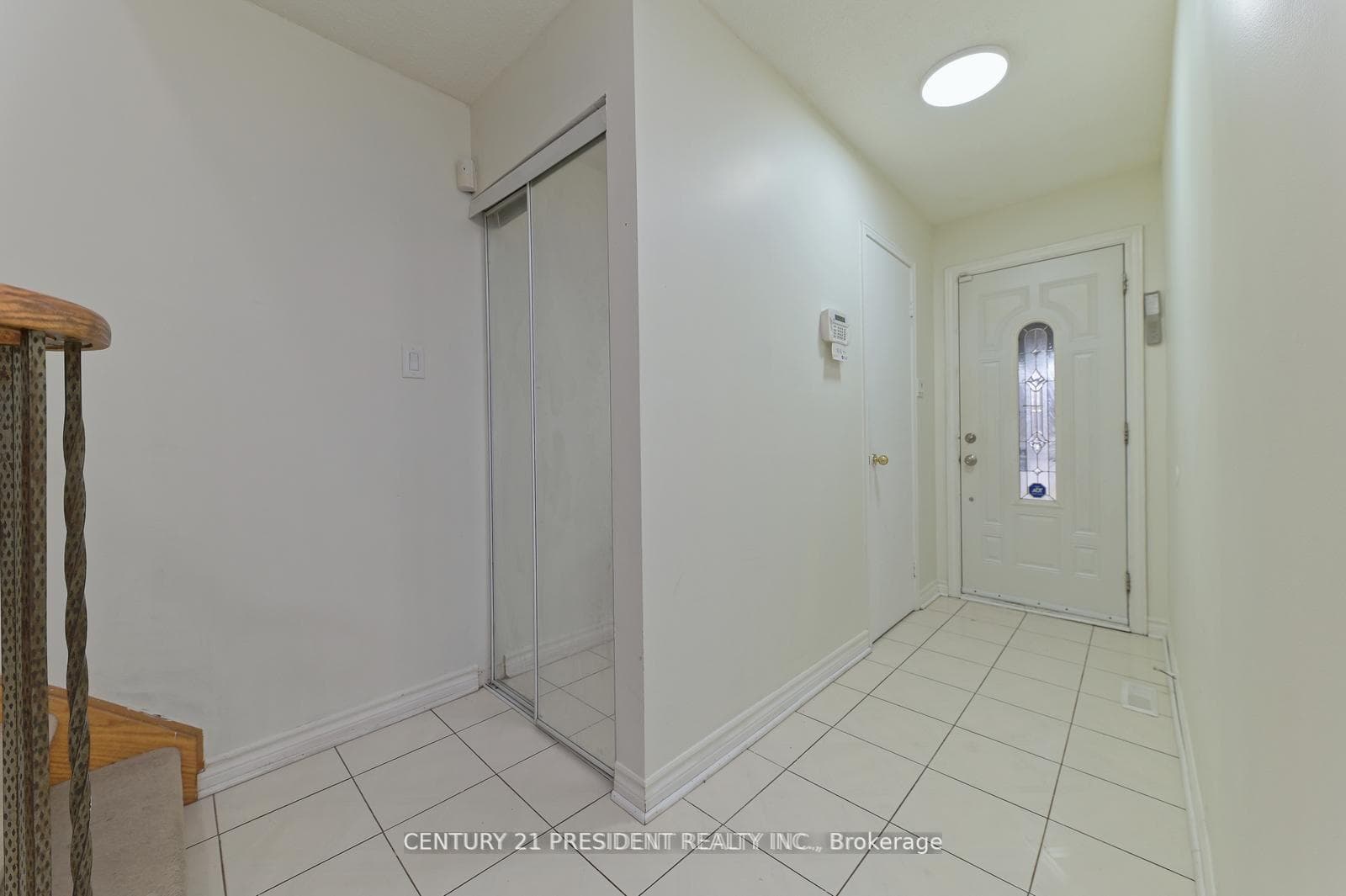 58 Bach Boulevard photo 4