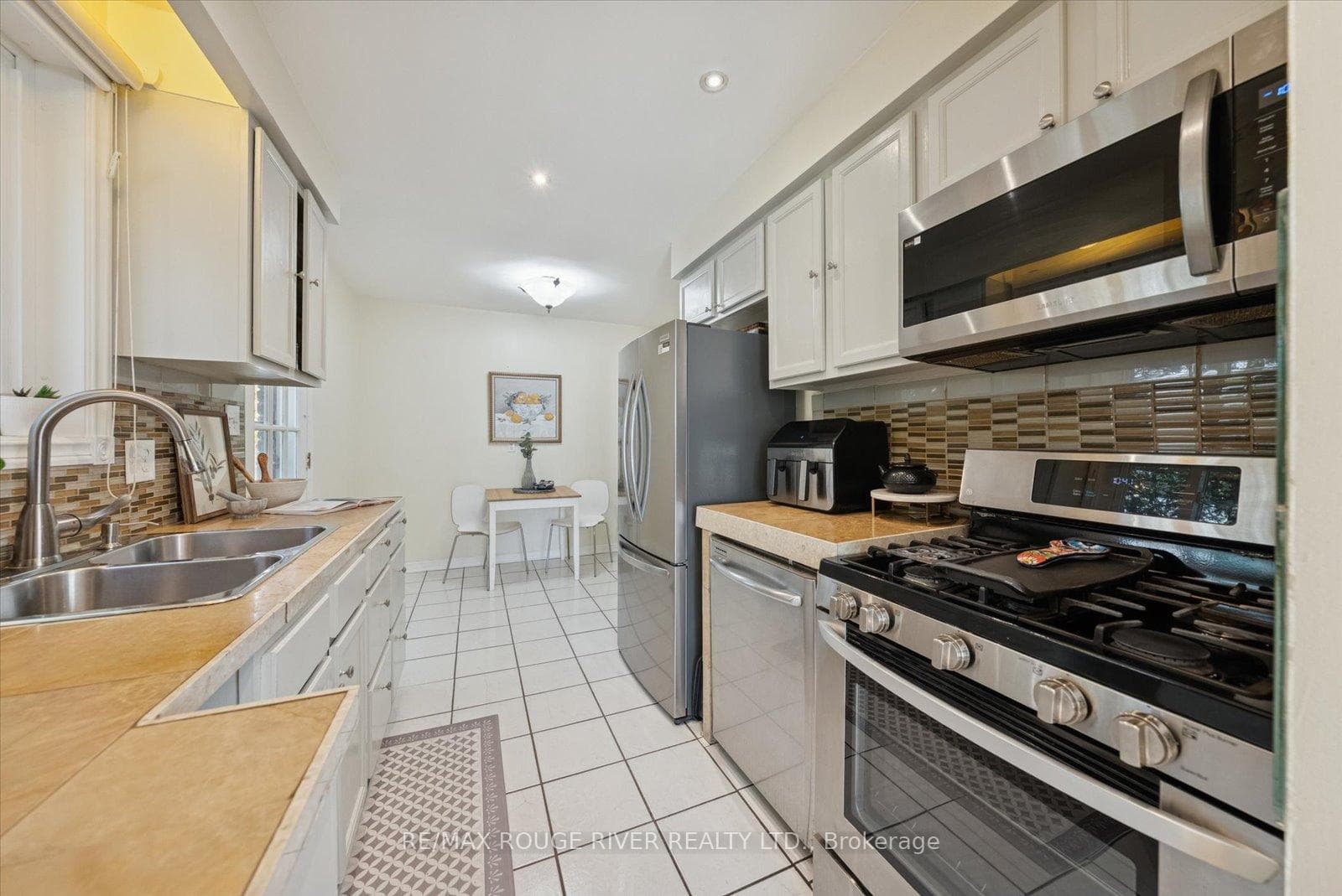 STAINLESS STEEL APPLIANCES