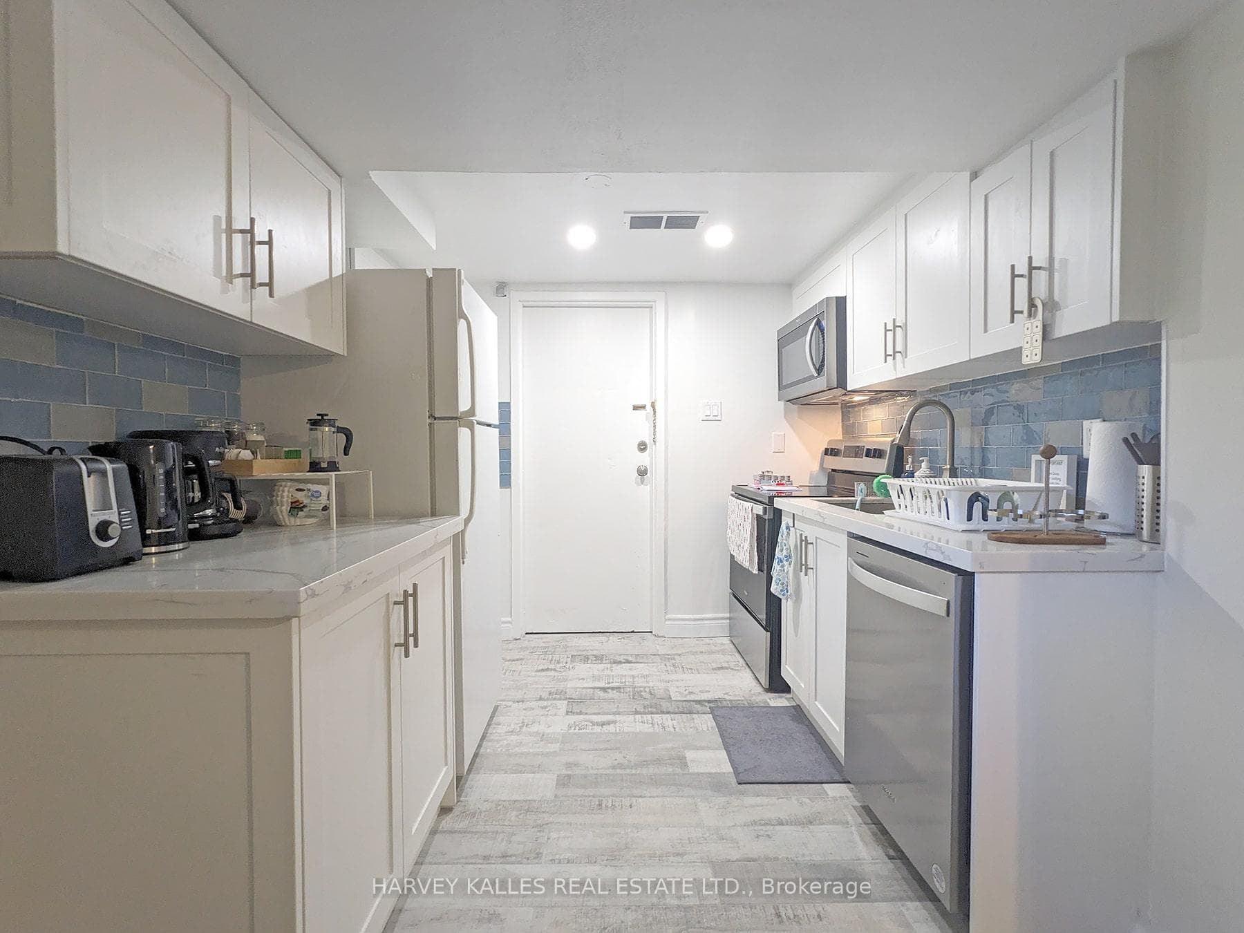 437 Kingston Road photo 15