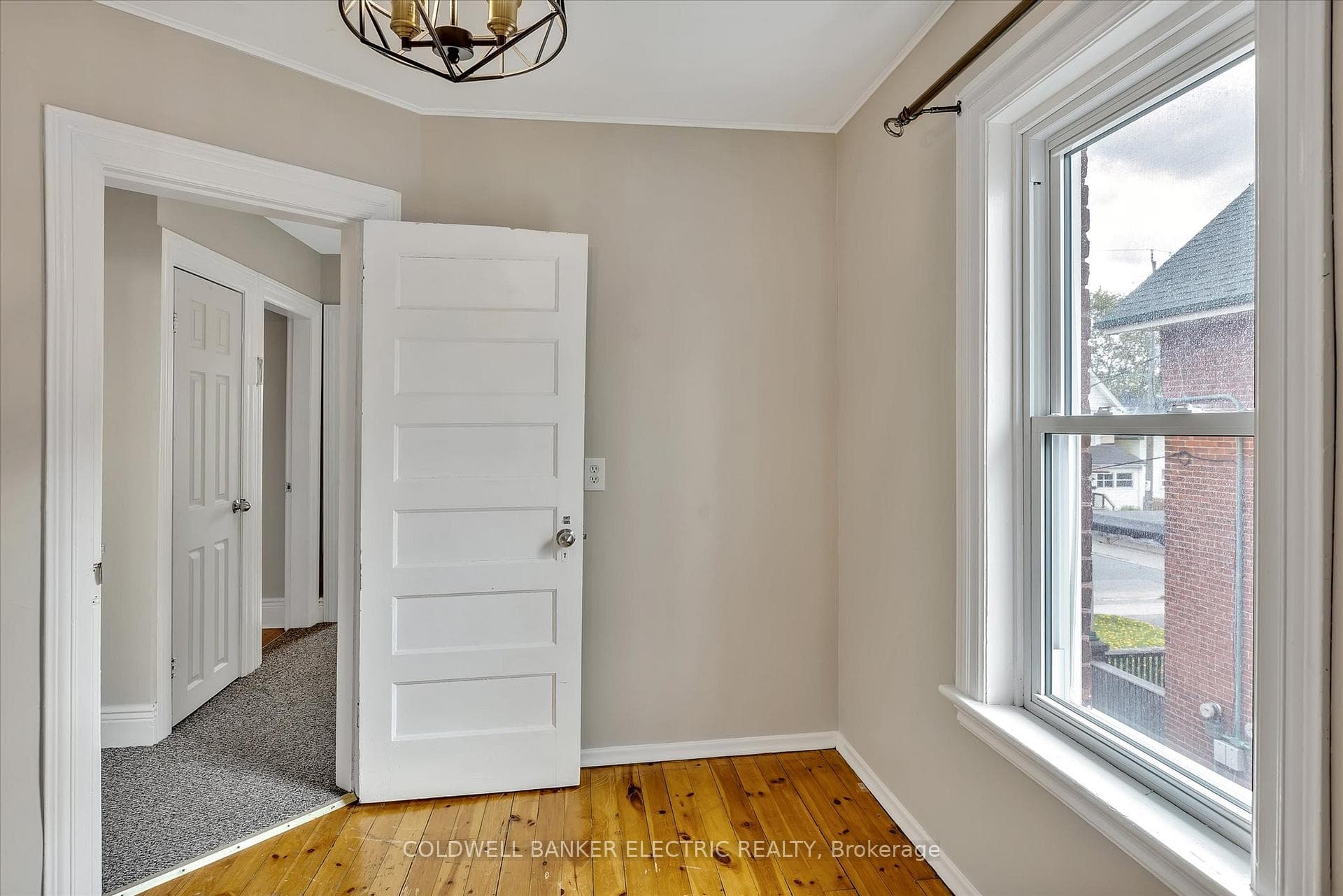 202 Braidwood Avenue photo 41