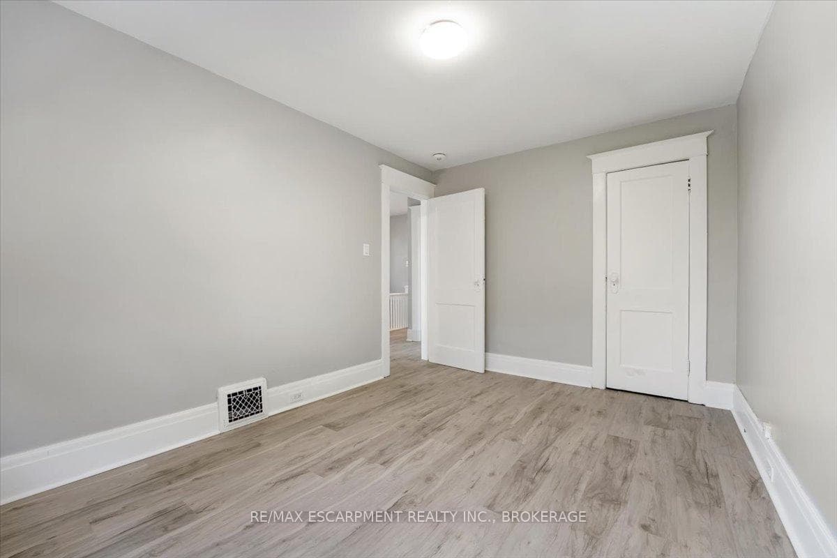 3 Carleton Street Unit Main photo 19