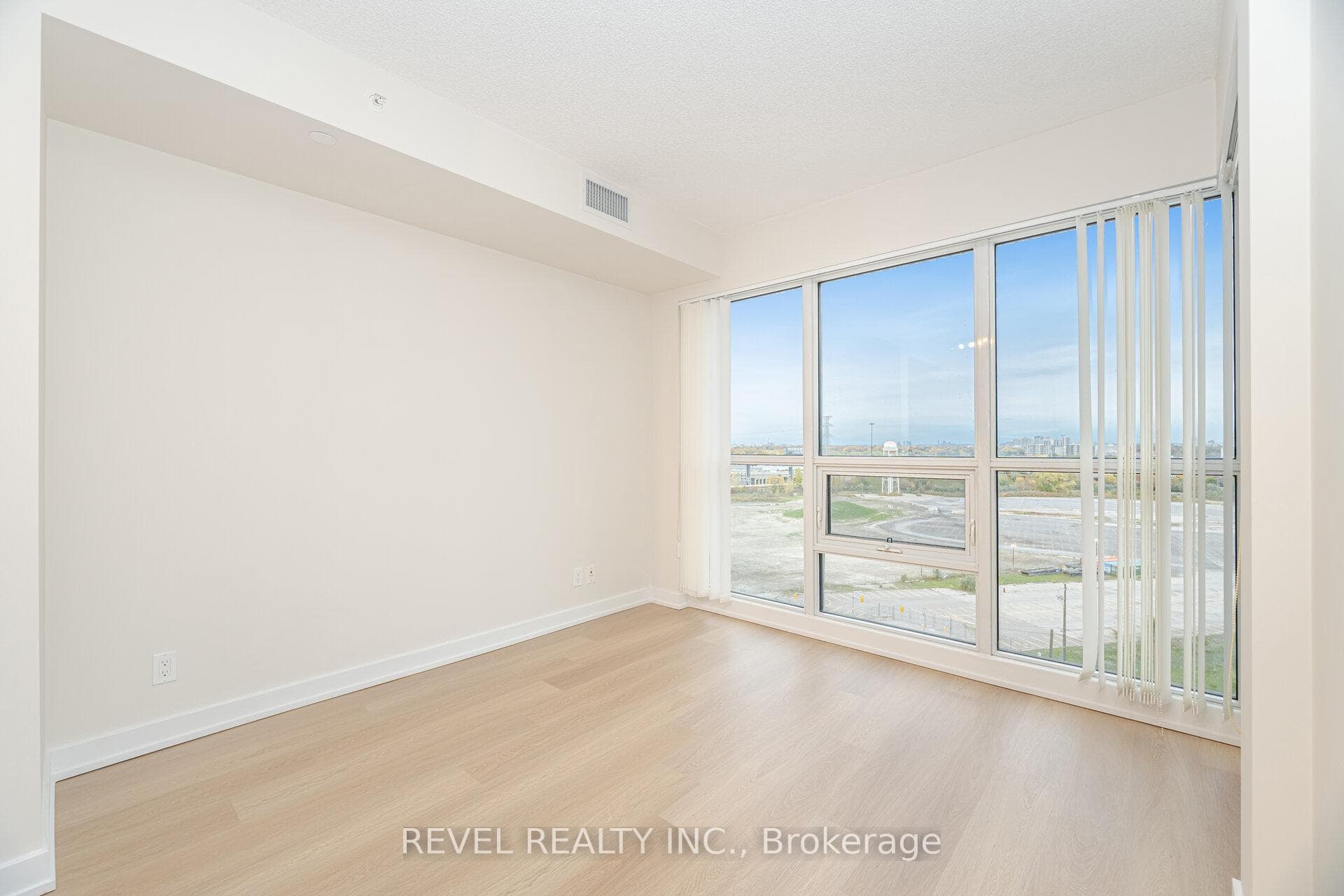2220 Lakeshore Boulevard Unit 1406 photo 20