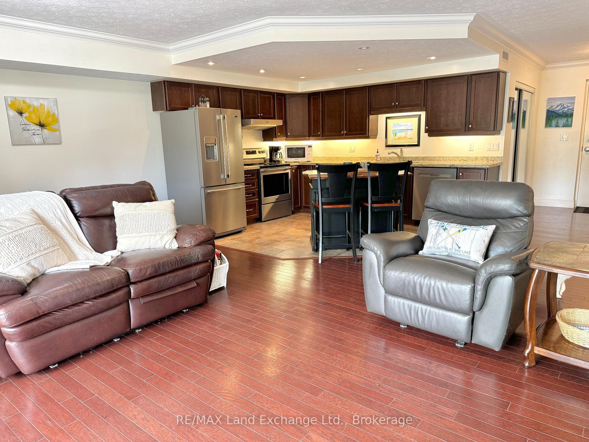 221 Adelaide Street Unit 203 photo 6