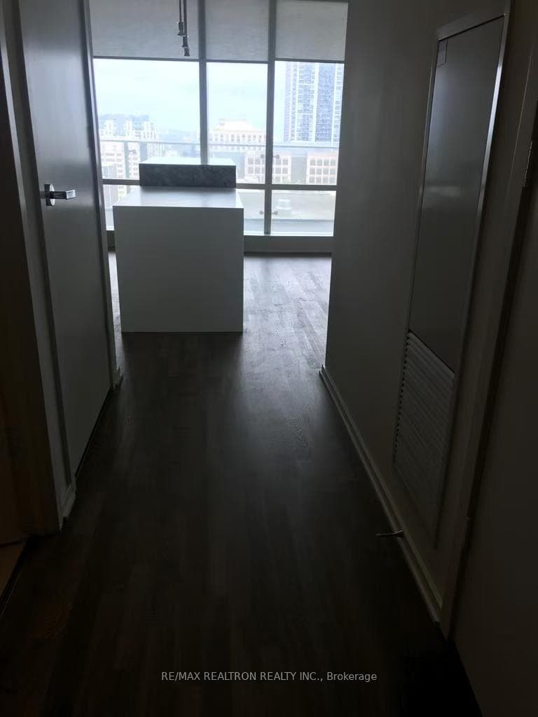 1 Bloor Street Unit 2202 photo 4