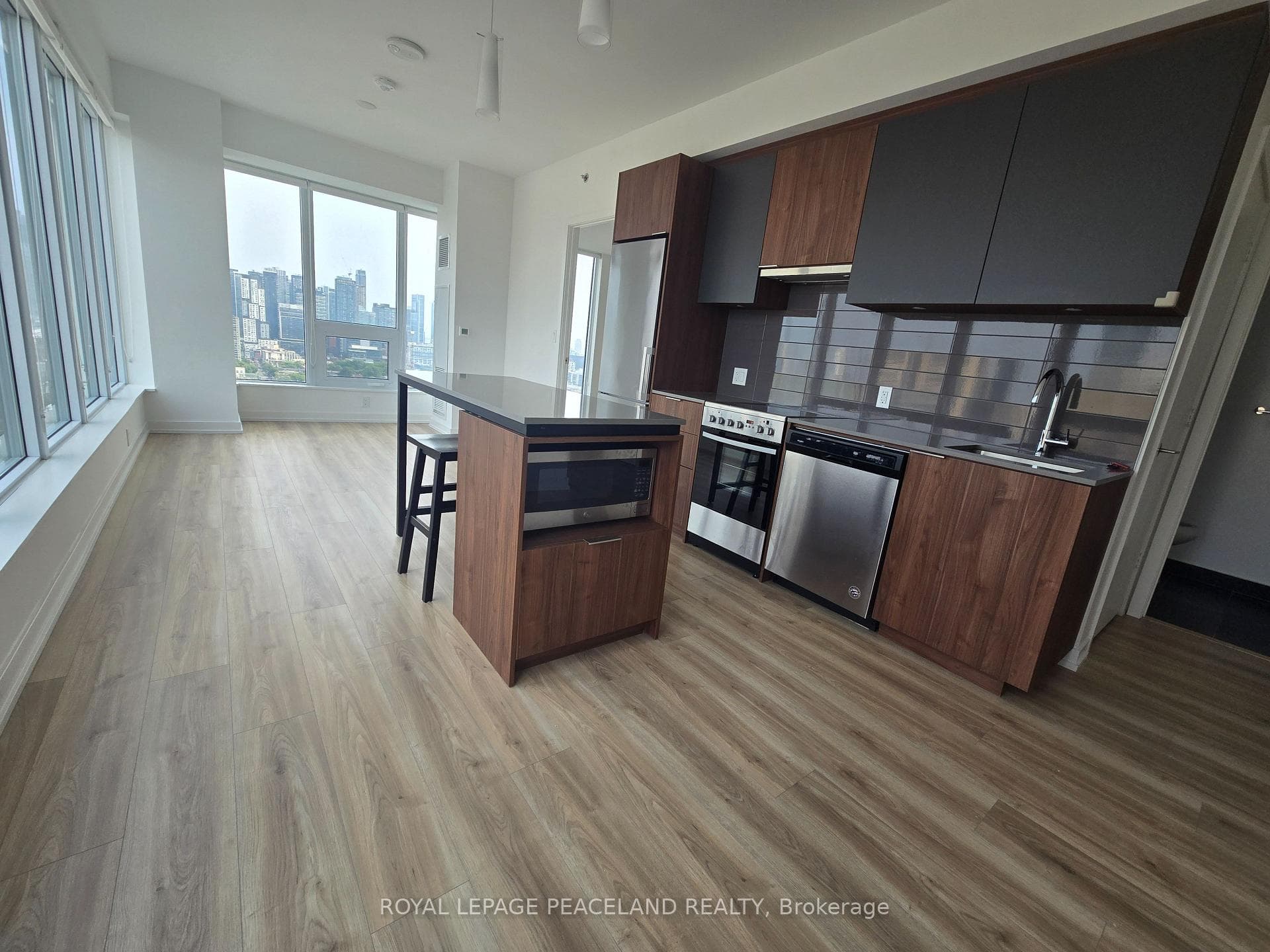 203 College Street Unit 2308 photo 2