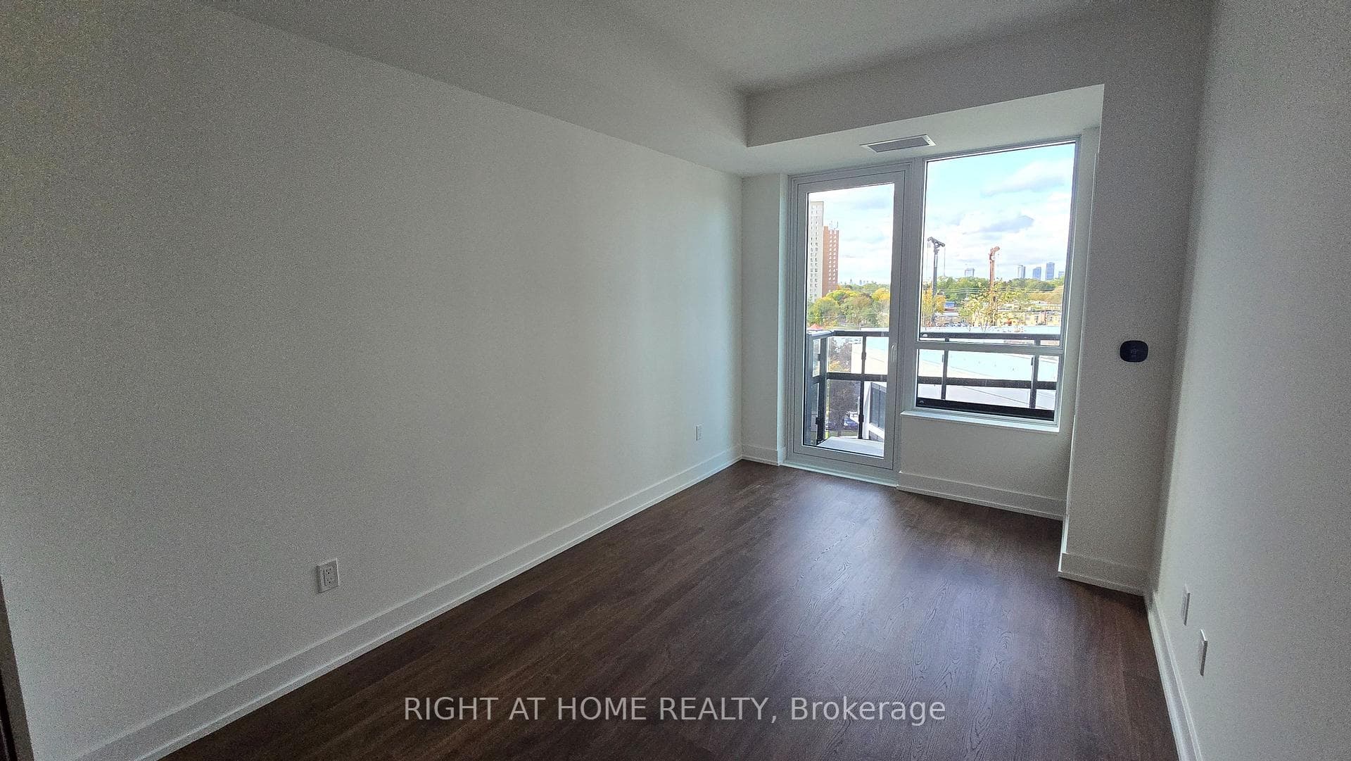 60 Central Park Road Way Unit 709 photo 19