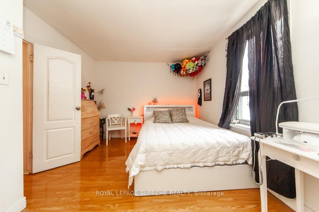 95 Silverthorn Avenue photo 22