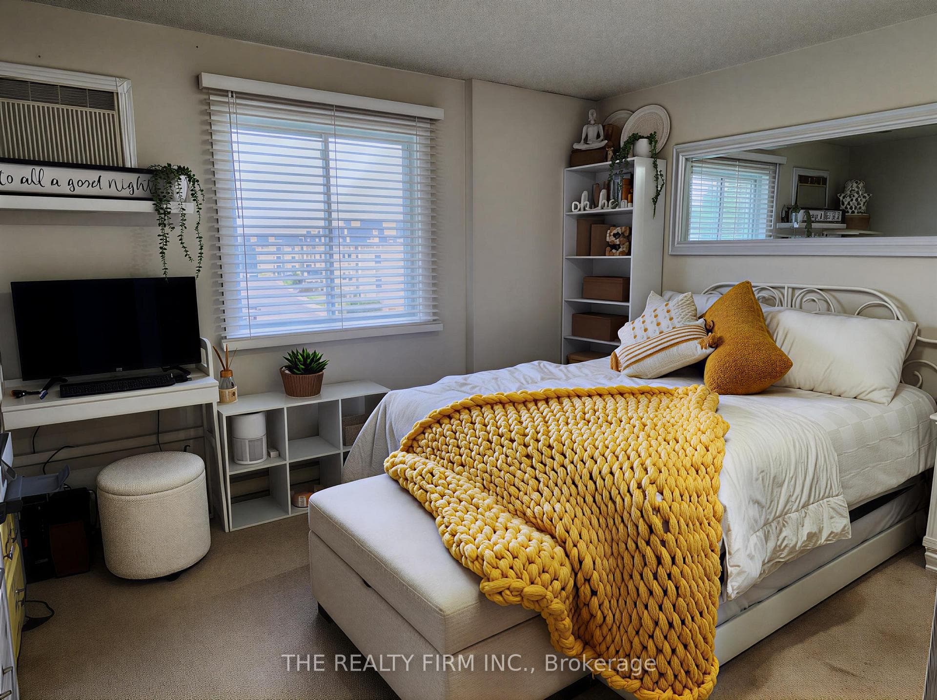 729 Deveron Crescent Unit 304 photo 11