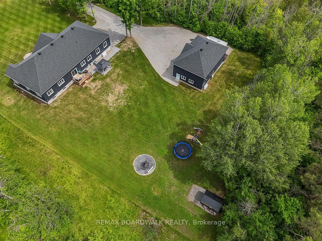 1805 Hyndman Road photo 49