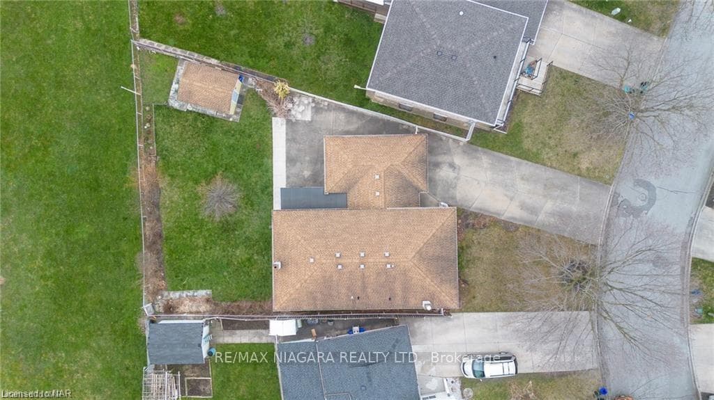 45 Meadowbrook Crescent photo 36