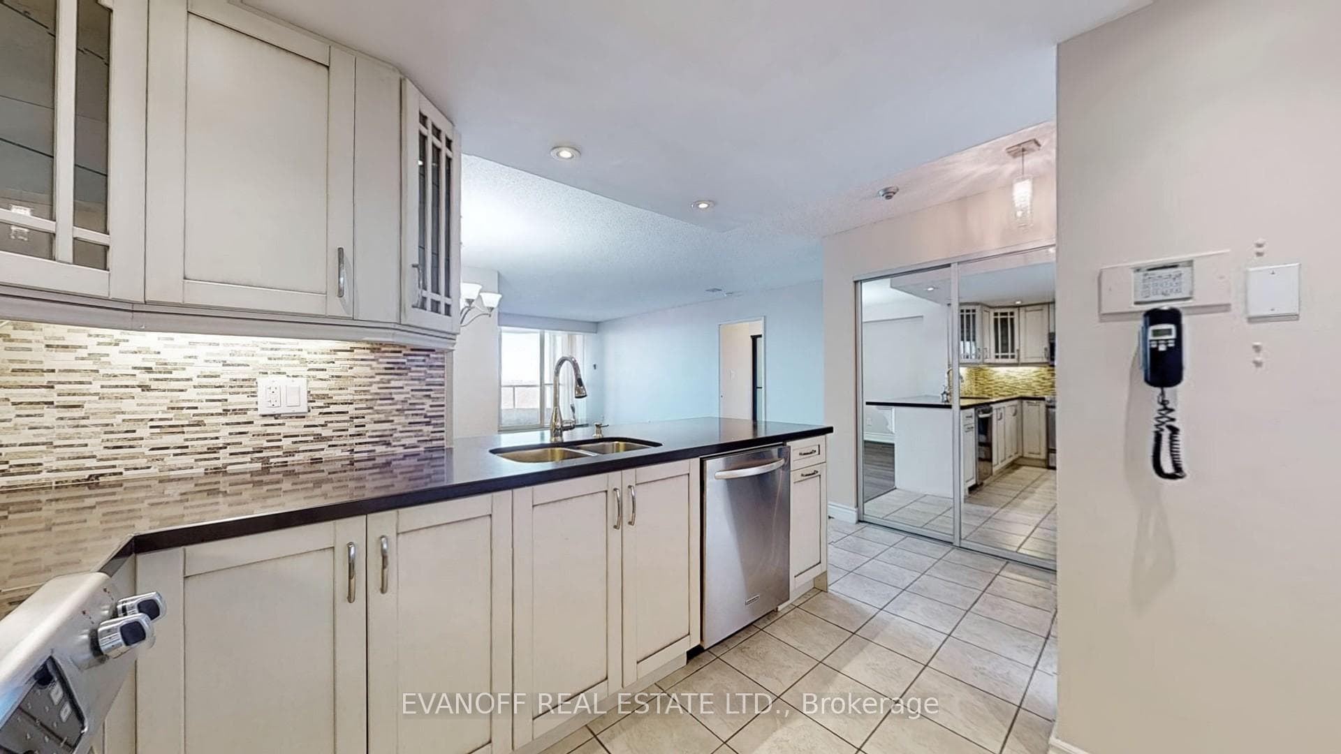 20 Guildwood Parkway Unit 607 photo 12