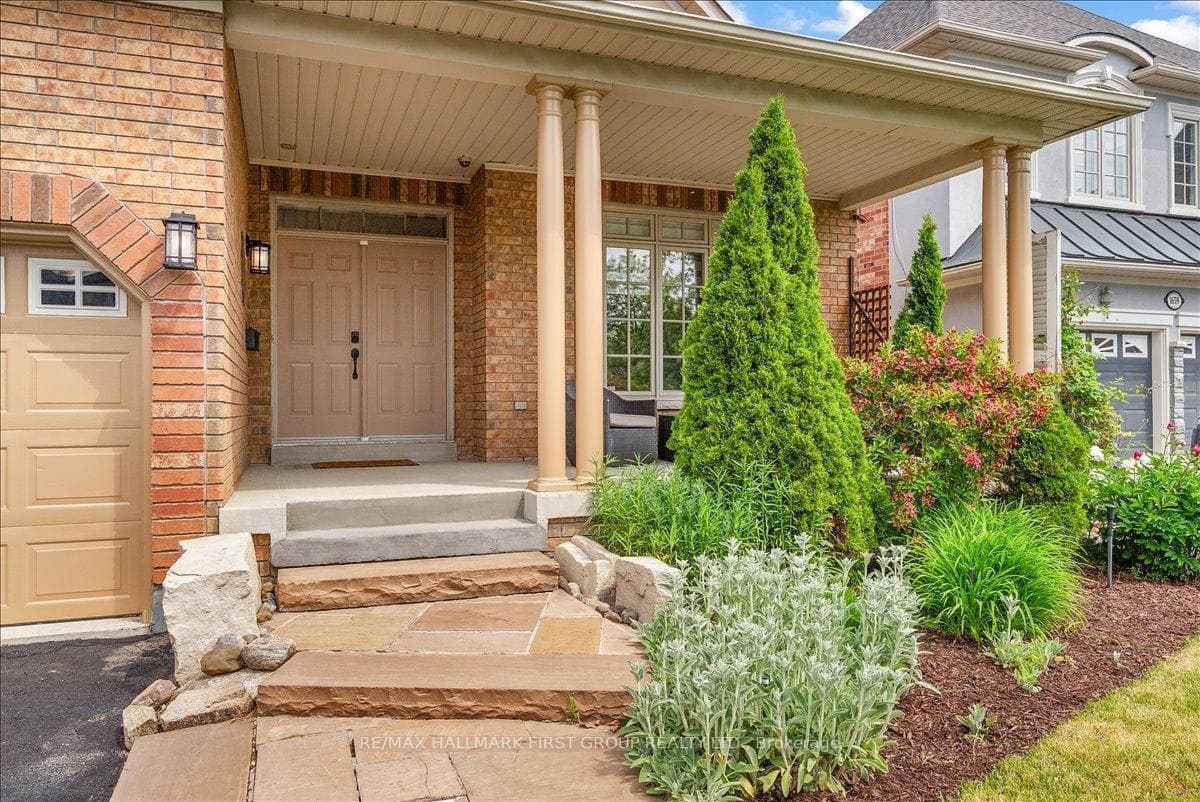 1661 Goldenridge Road photo 3