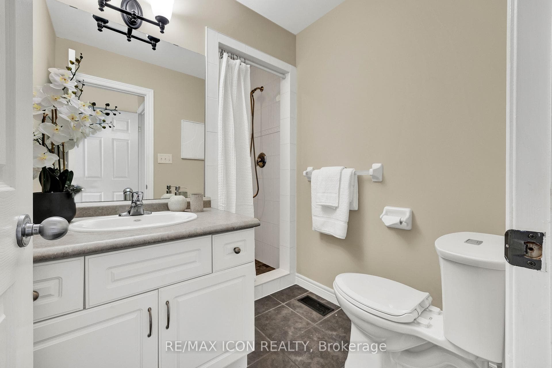 220 Brenneman Drive photo 22