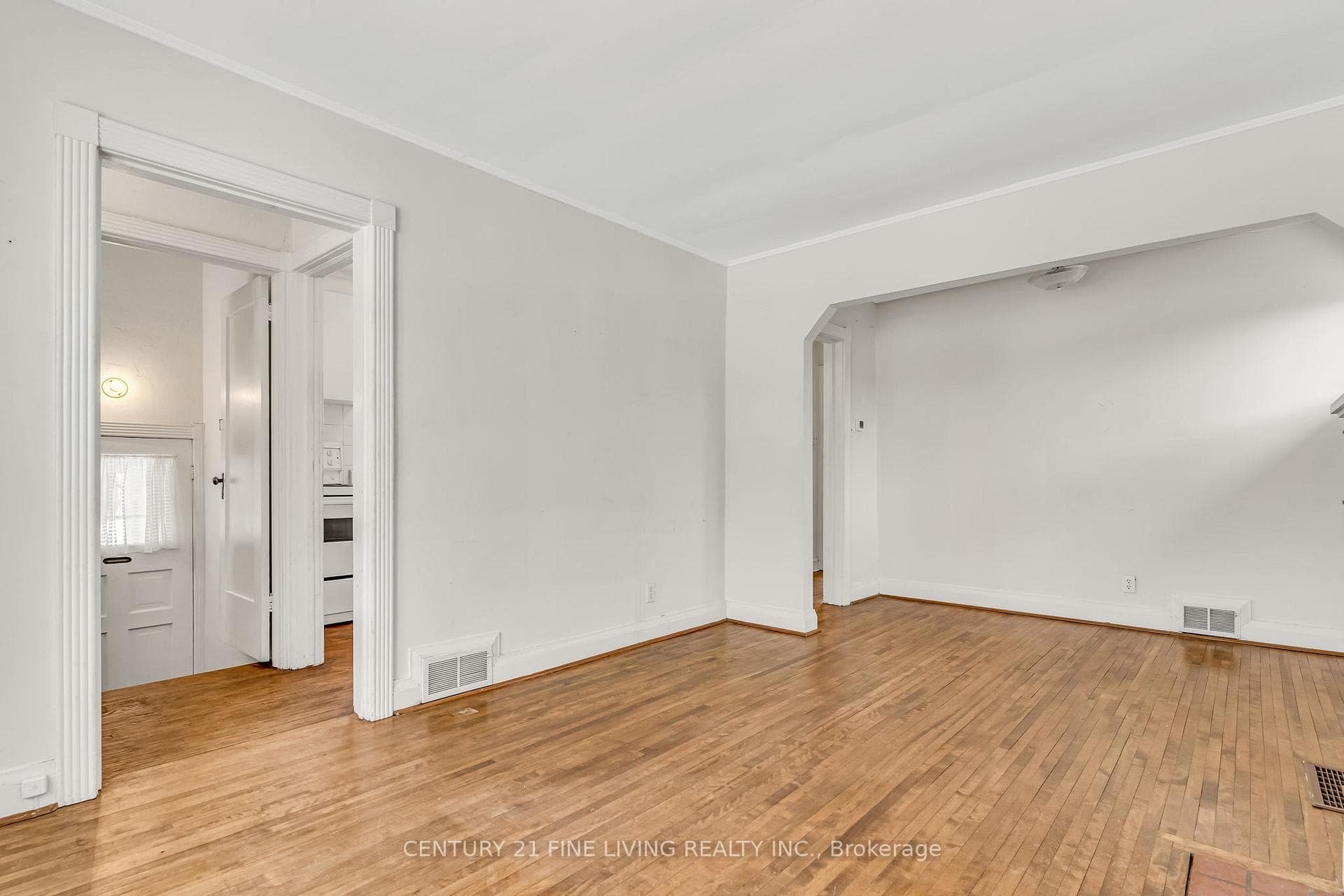 51 Red Deer Avenue photo 12