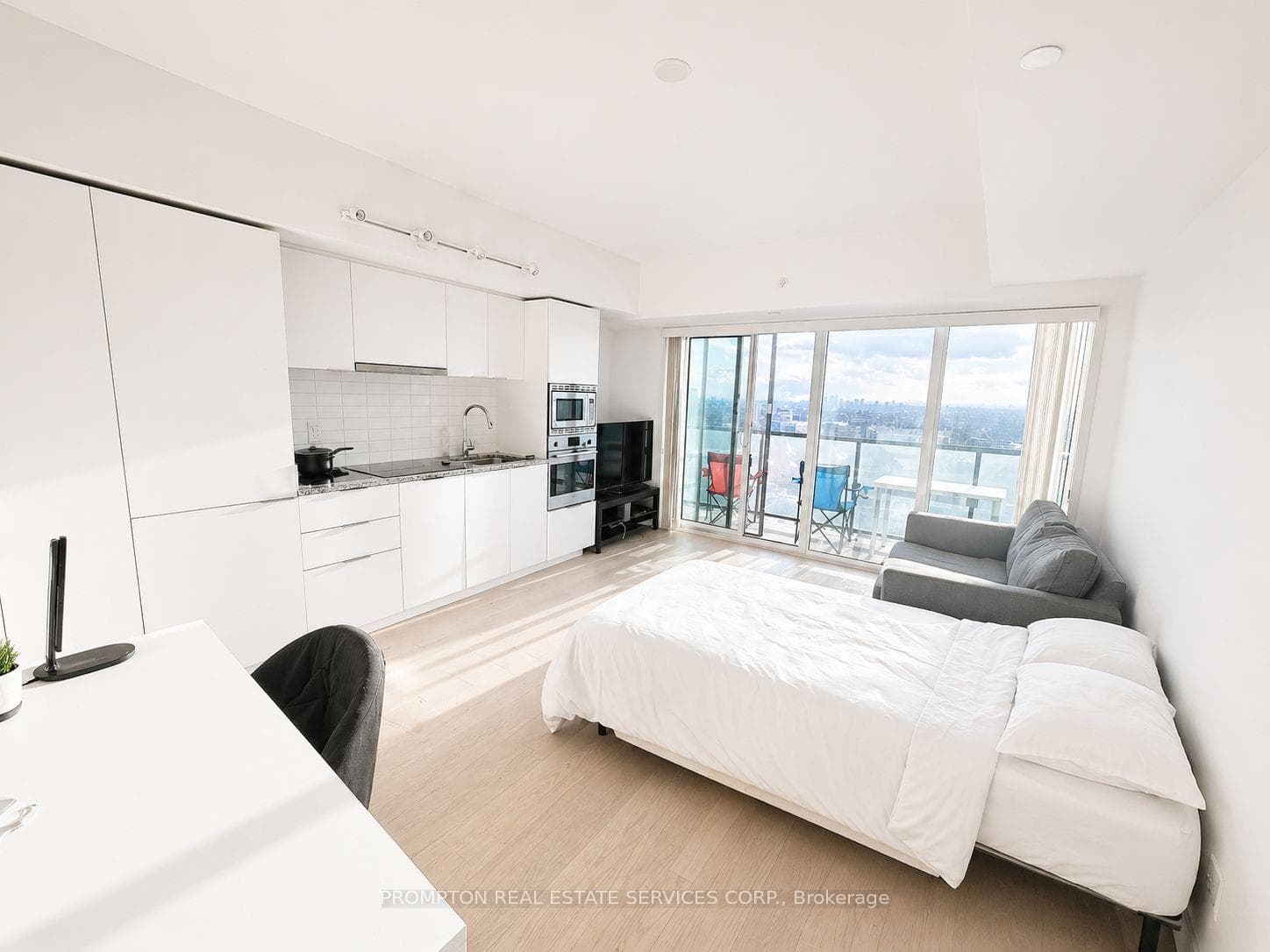 955 Bay Street Unit 2810 photo 2