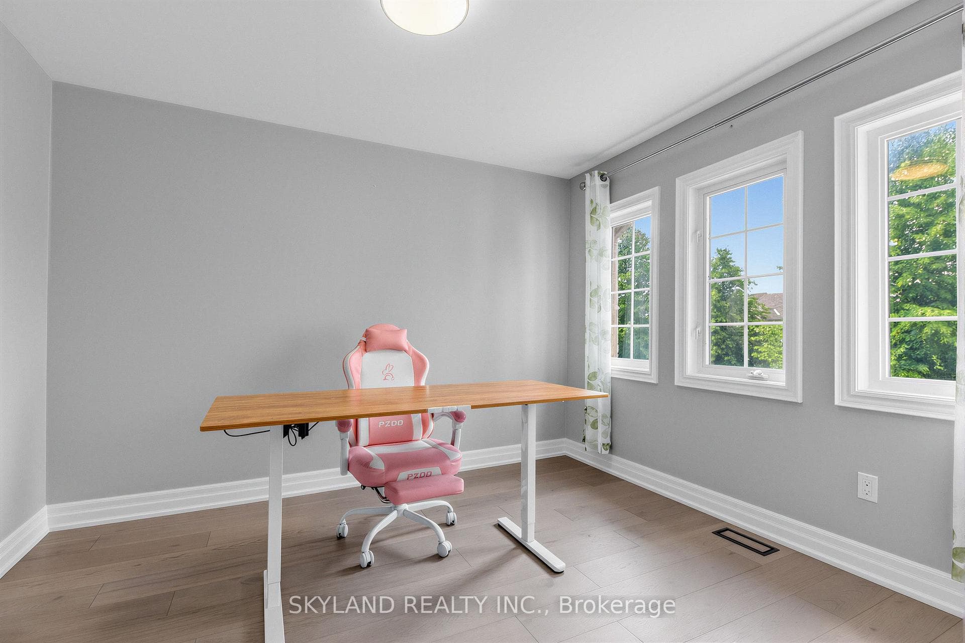 12 Silver Linden Drive photo 19