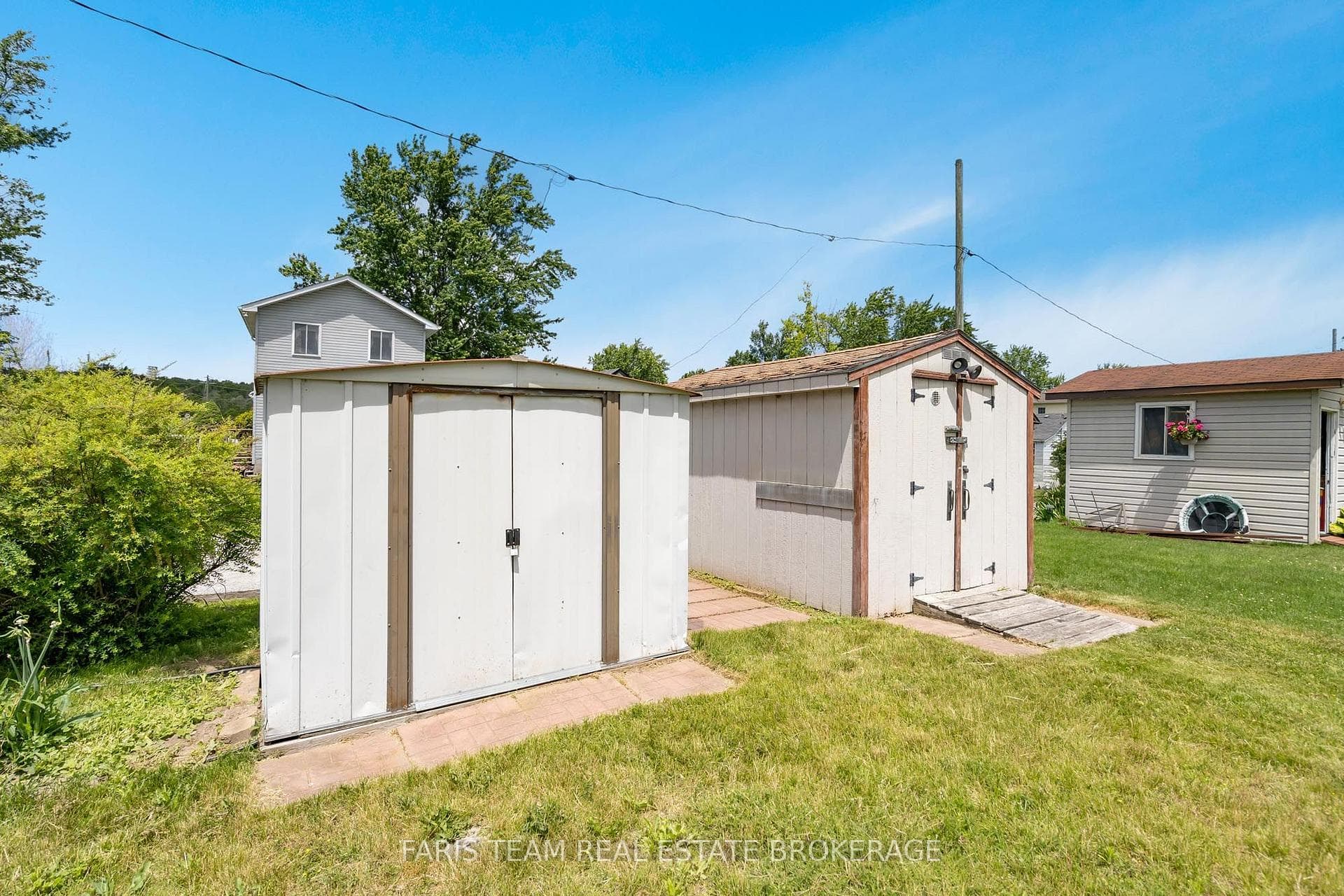 1066 Wood Street photo 24