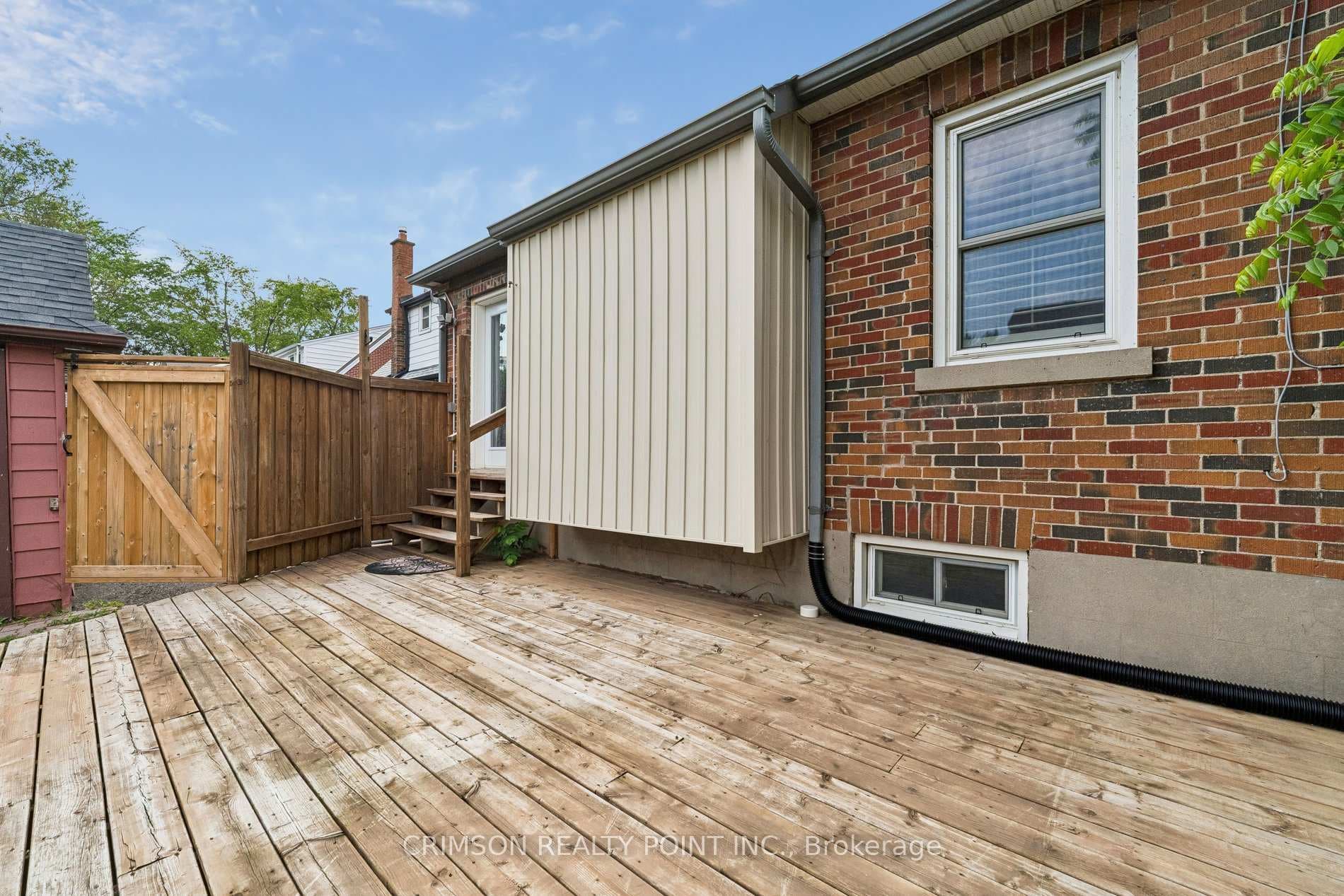 503 Athol Street photo 32