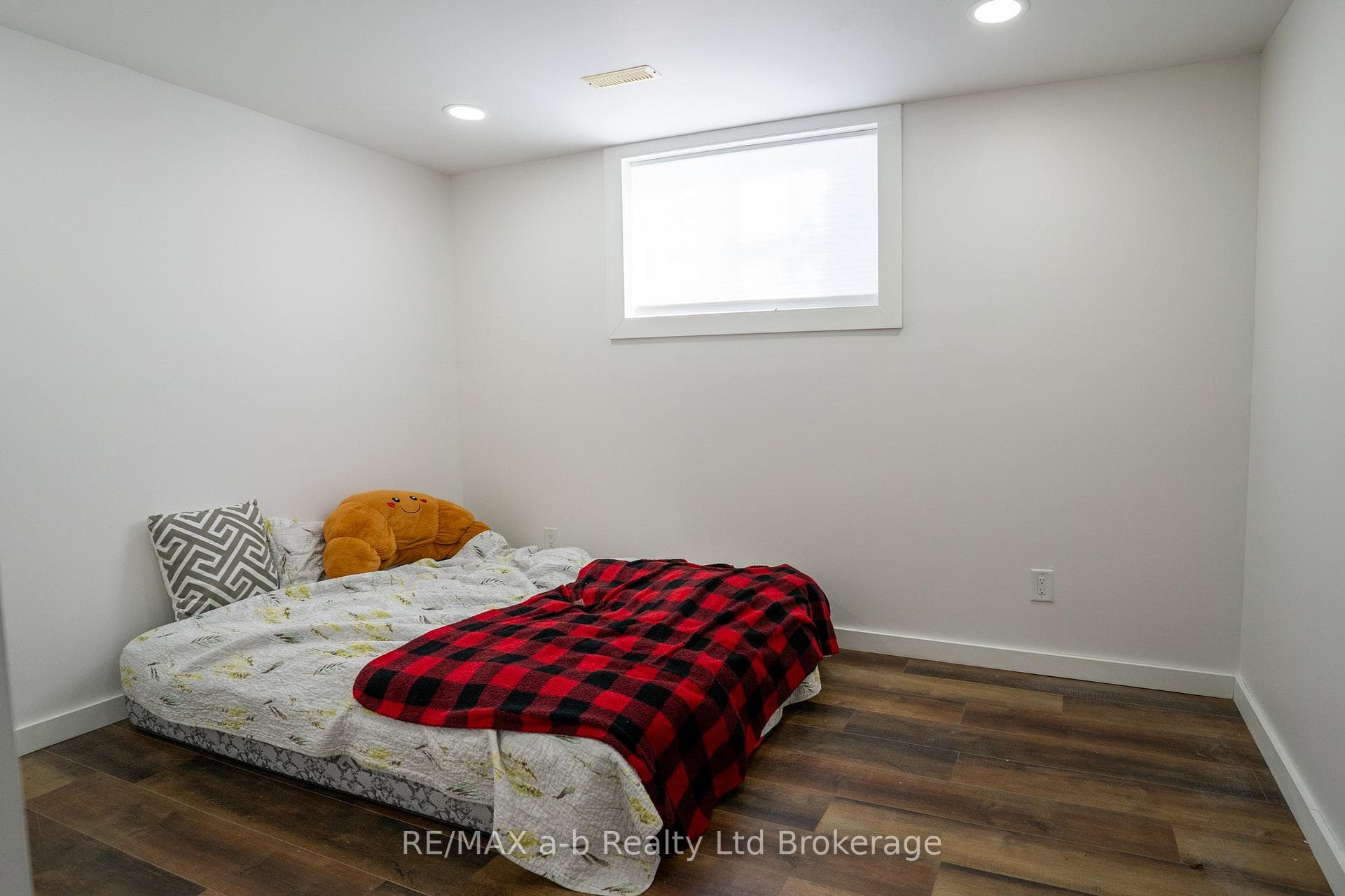 7 IRVING Drive photo 18