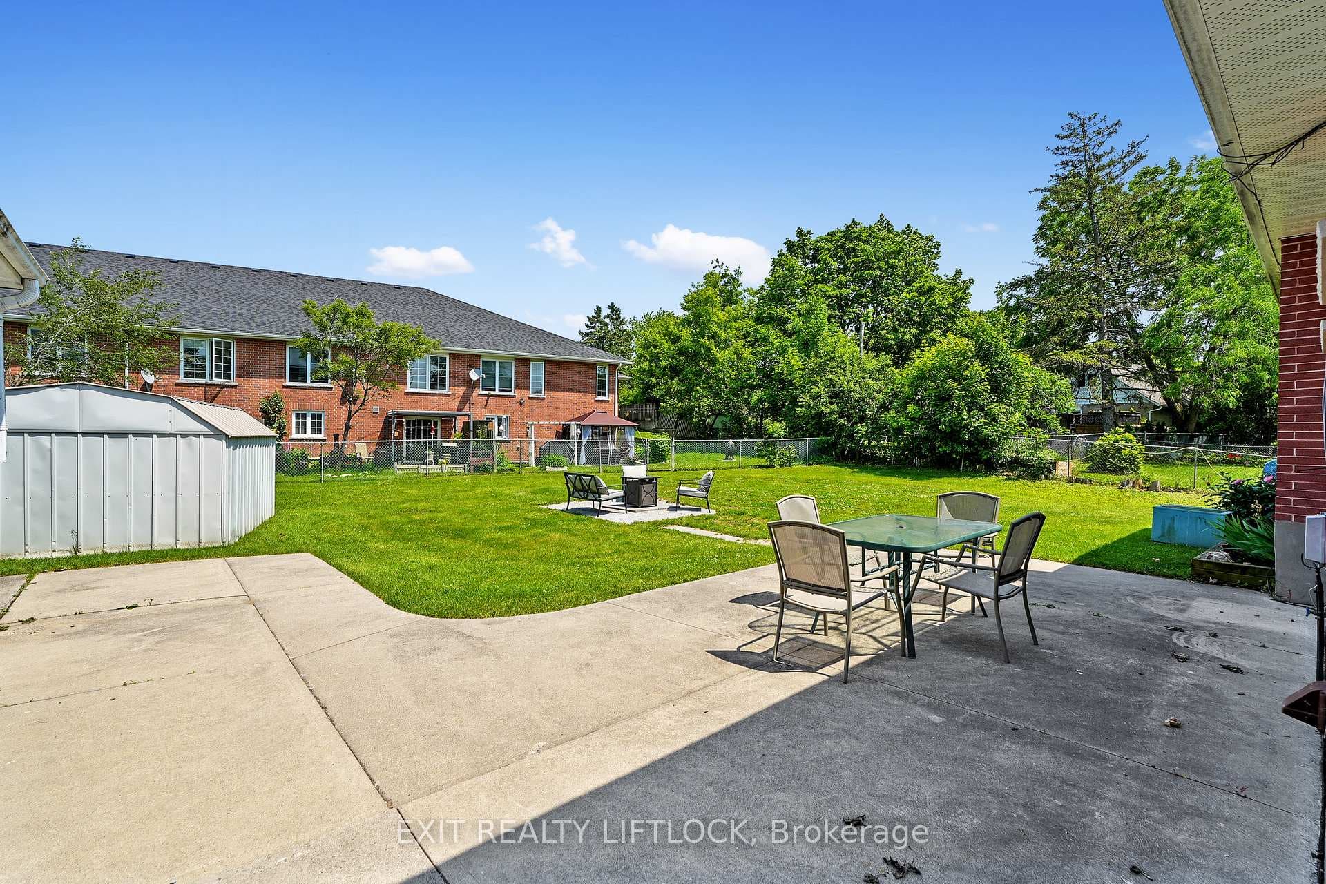 222 Collison Crescent photo 20