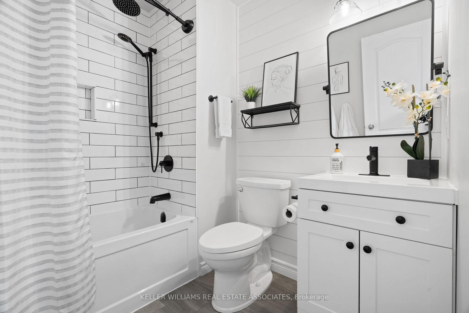 152 Richfield Square photo 19