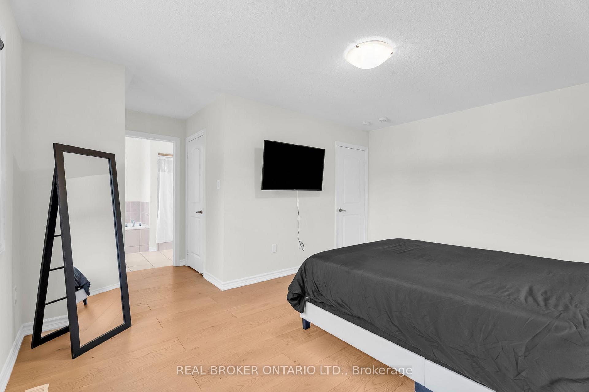 125 Werry Avenue photo 25