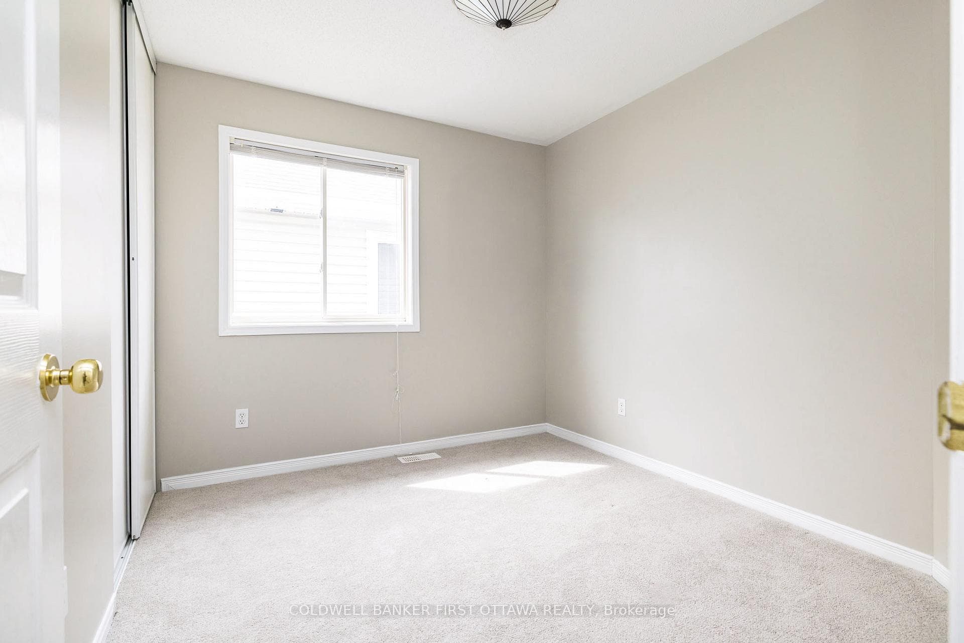 92 DEERFOX Drive photo 29