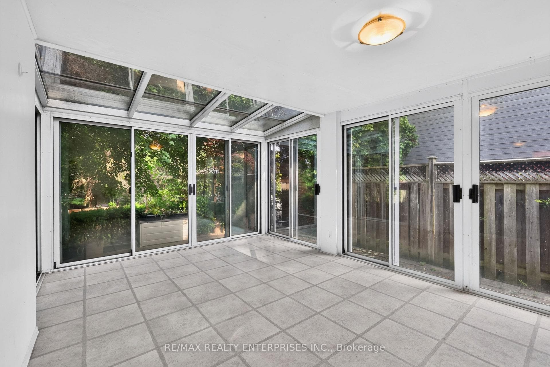 975 Cresthampton Lane photo 14