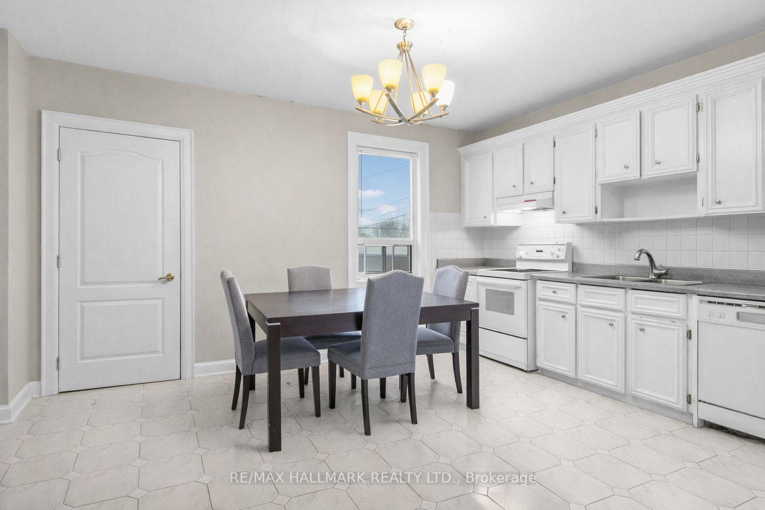 276 Grace Street photo 7