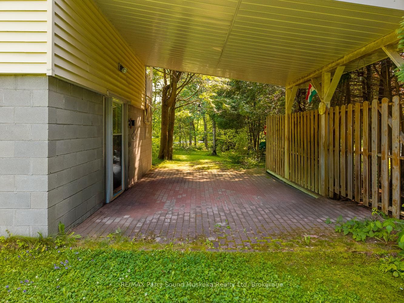 86 Lakeside Crescent photo 15
