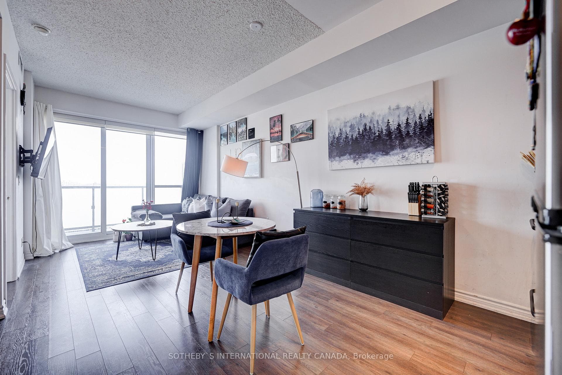 15 James Finlay Way Unit 712 photo 1