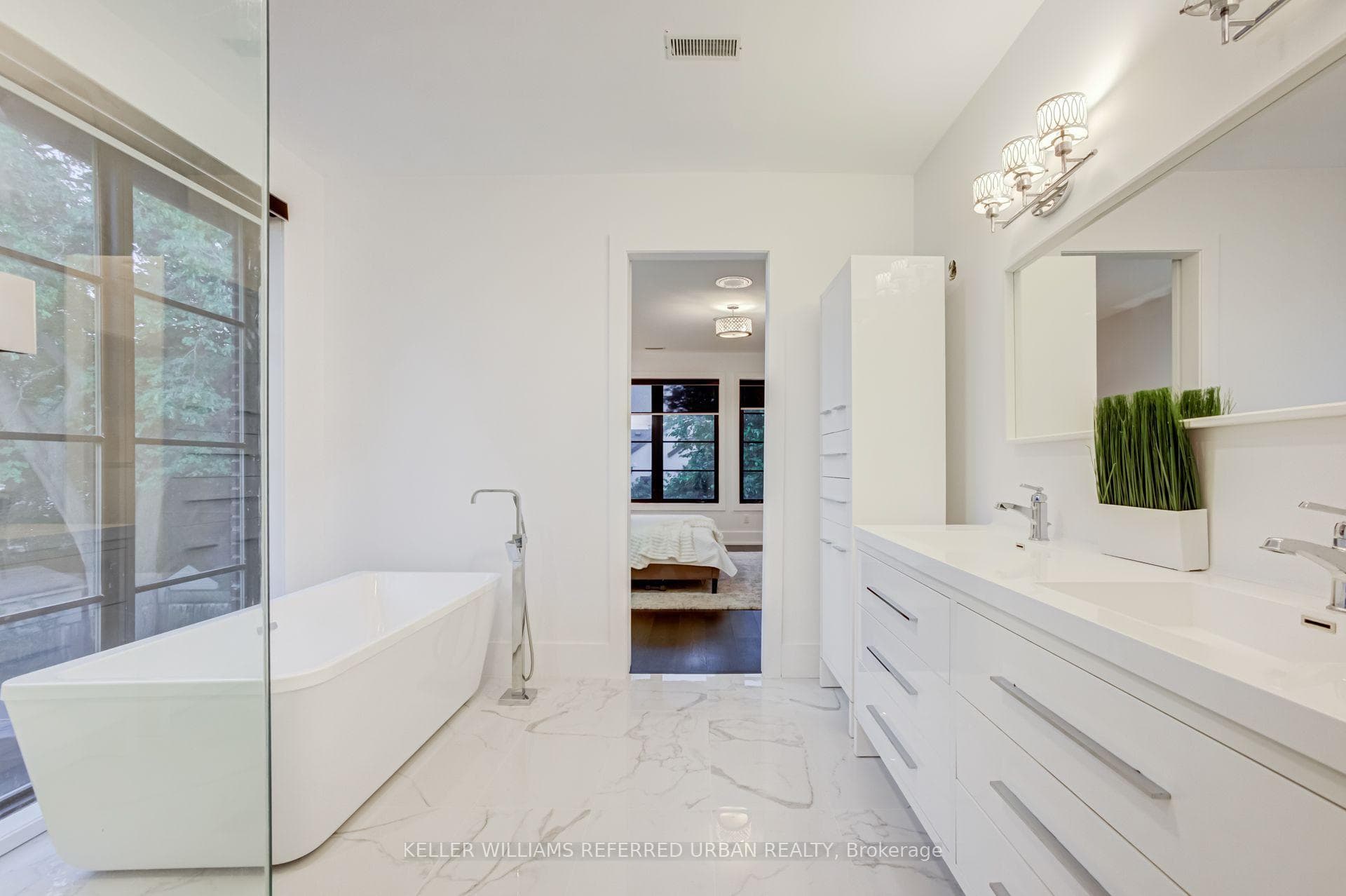 57 Ambleside Avenue photo 26