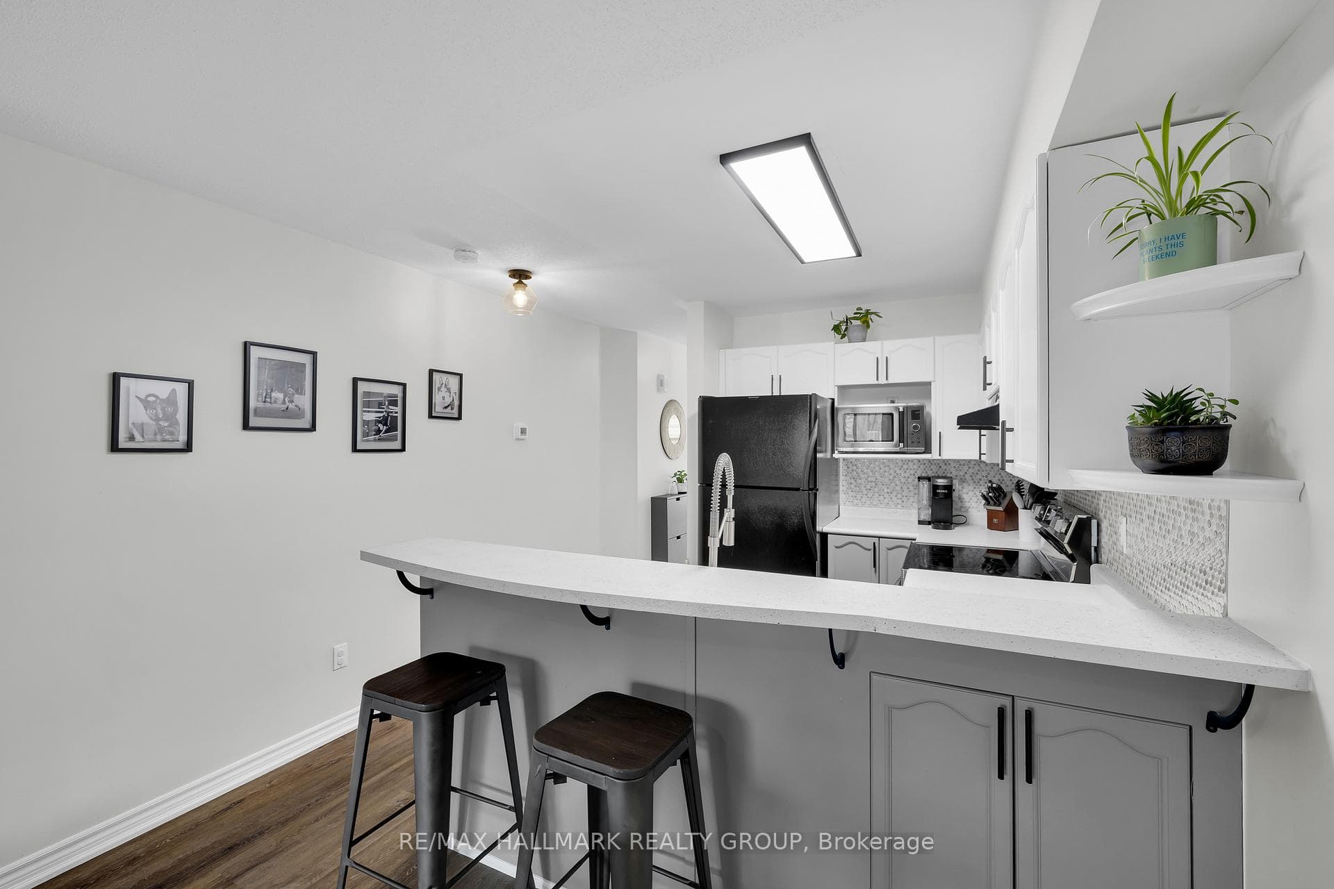 1344 Guthrie Street photo 4