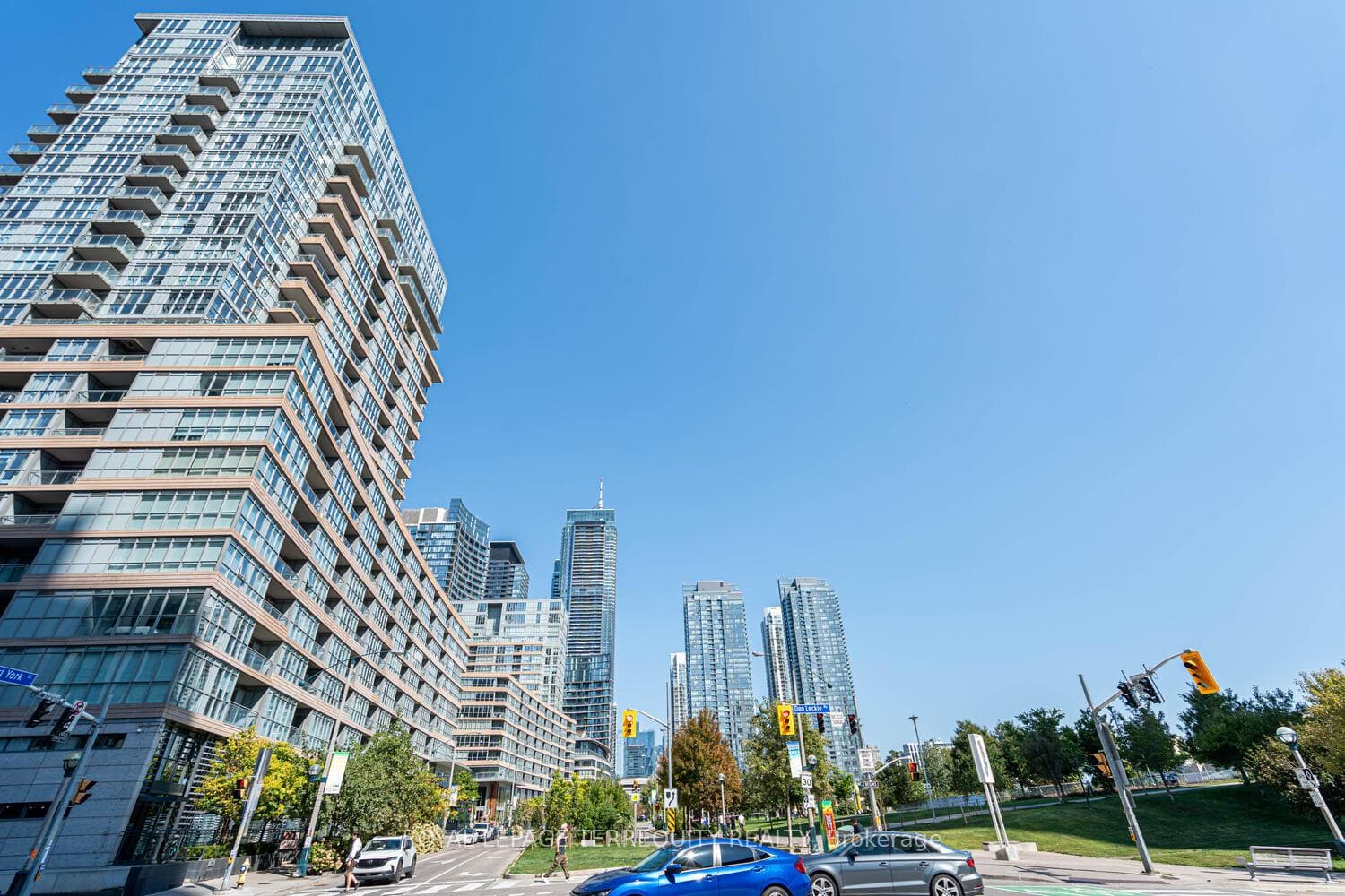 151 Dan Leckie Way Unit 610 photo 3