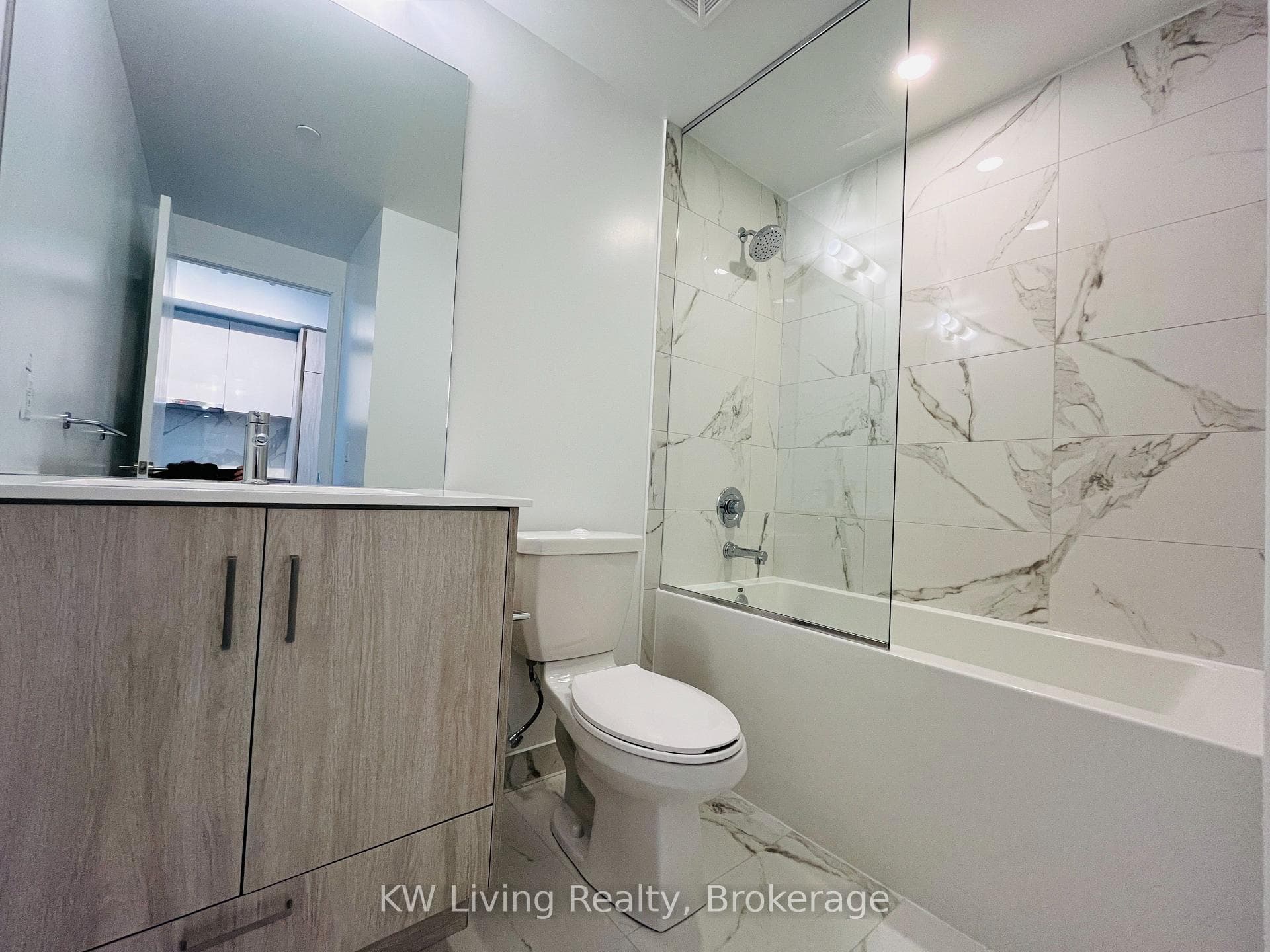 180 Front Street Unit 1816 photo 7
