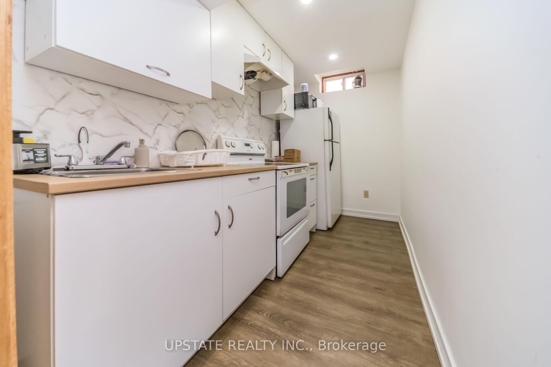 145 Valonia Drive photo 32