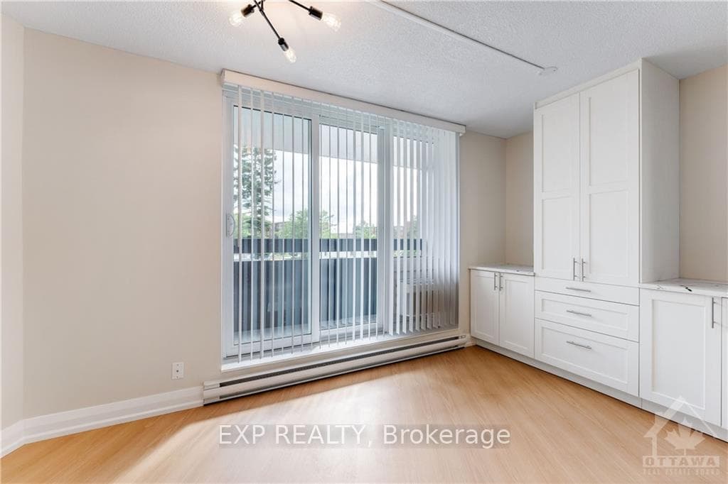 2000 JASMINE Crescent Unit 213 photo 6
