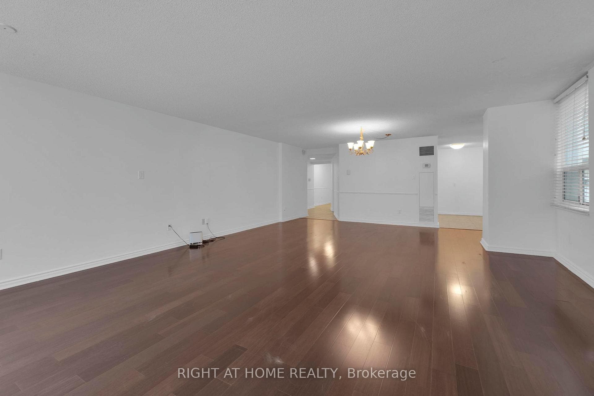 3650 Kaneff Crescent Unit 205 photo 19