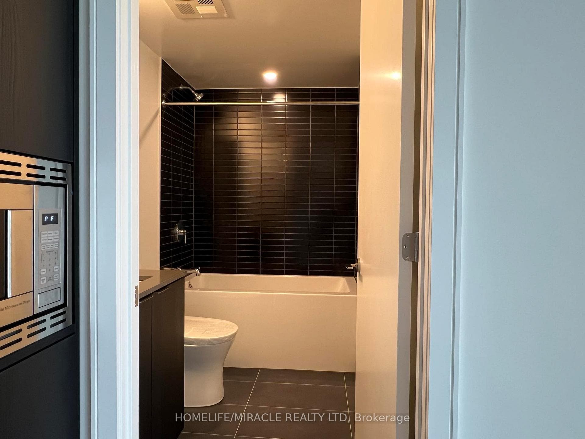 86 Dundas Street Unit 1603 photo 17