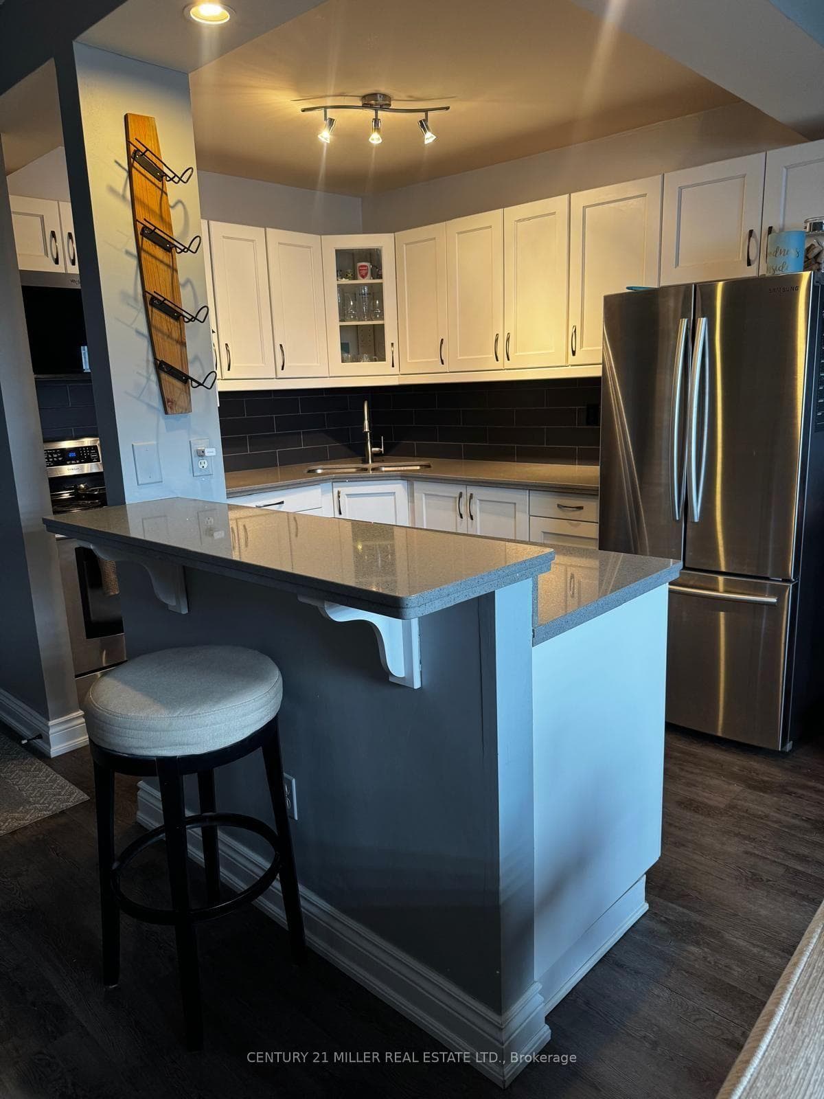 264 Oakdale Avenue Unit 309 photo 4