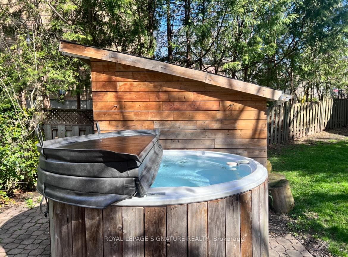 117 Bowmore Road photo 24