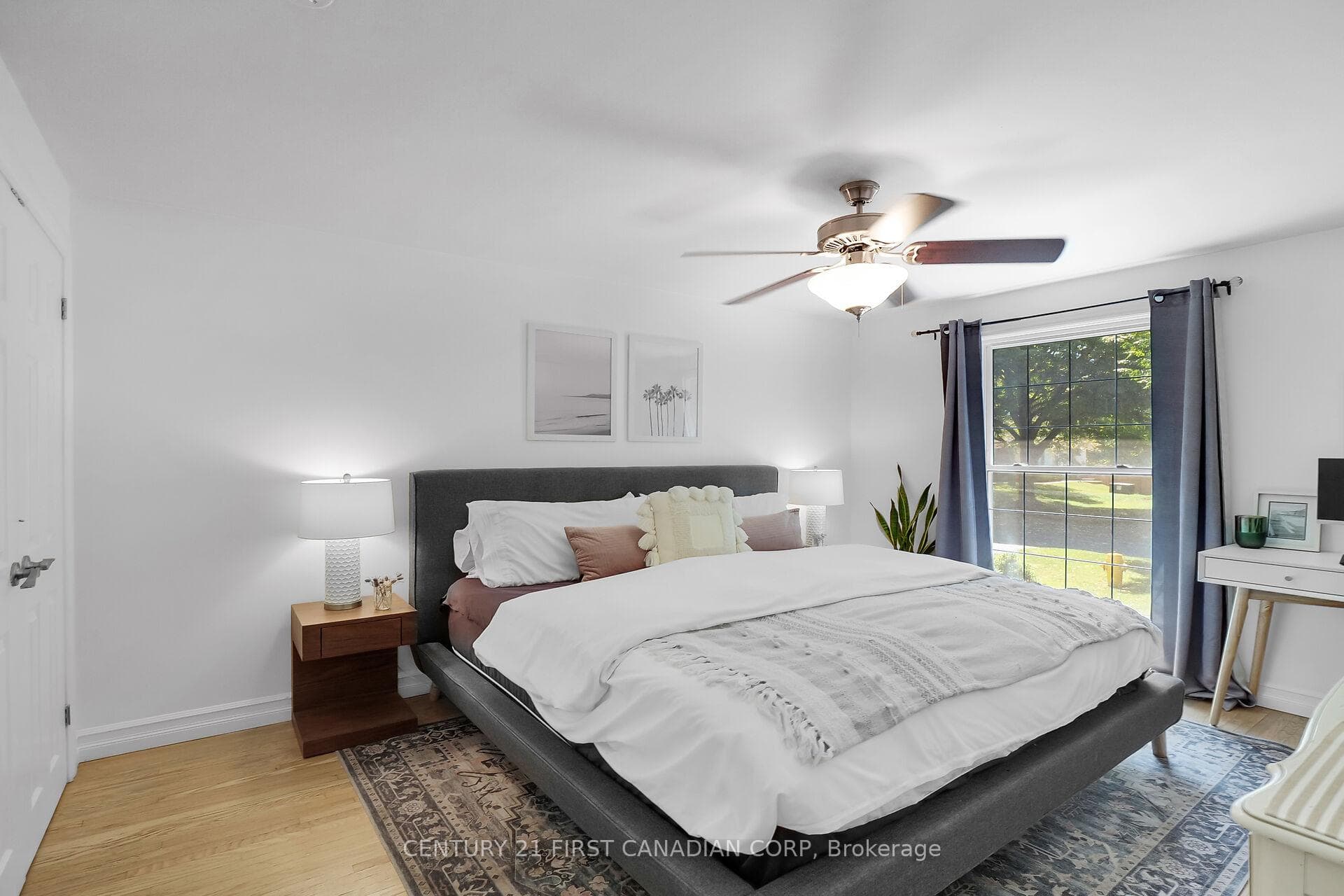1394 Erindale Crescent photo 18