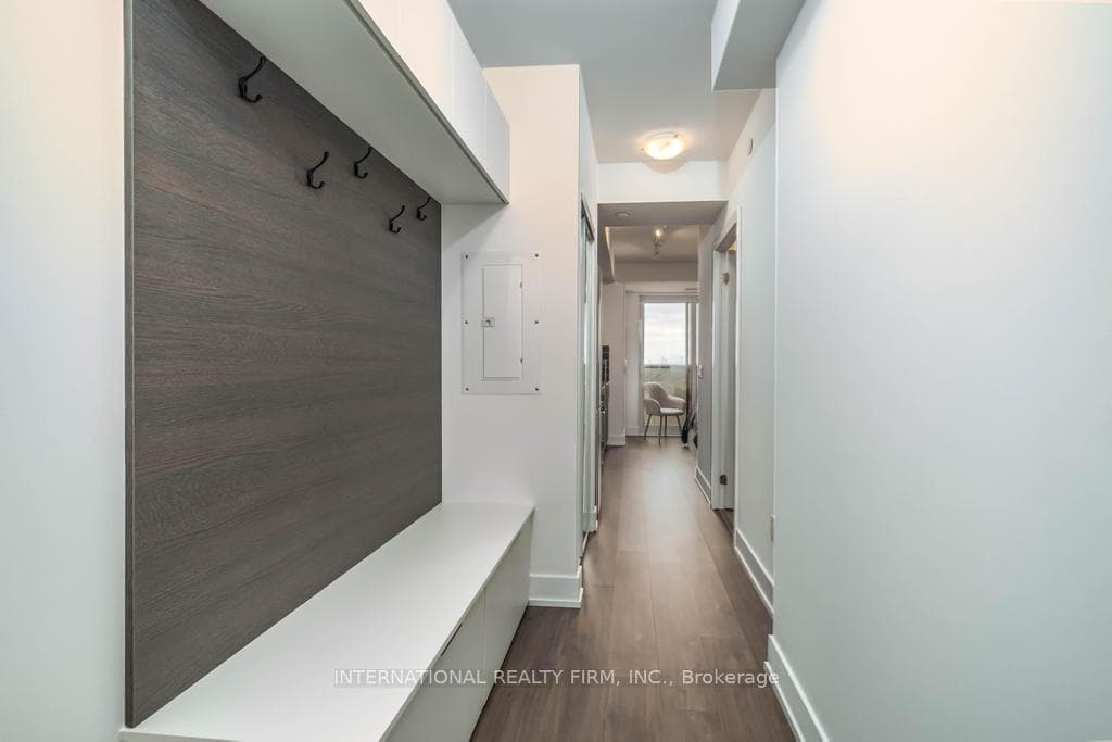 2550 Simcoe Street Unit 803 photo 3