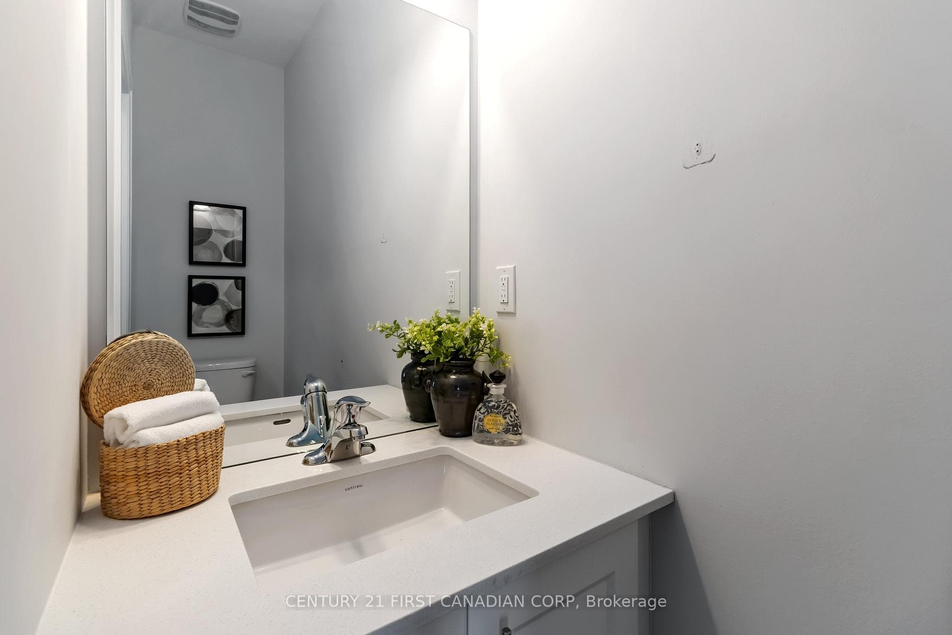 844 Sobeski Avenue photo 12
