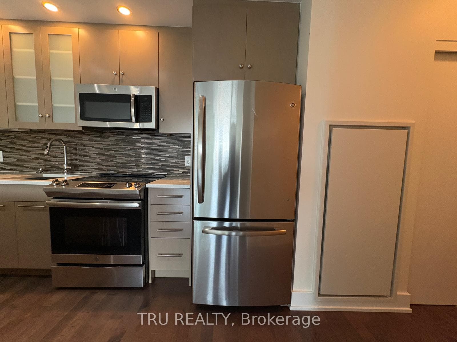 108 Richmond Road Unit 607 photo 10