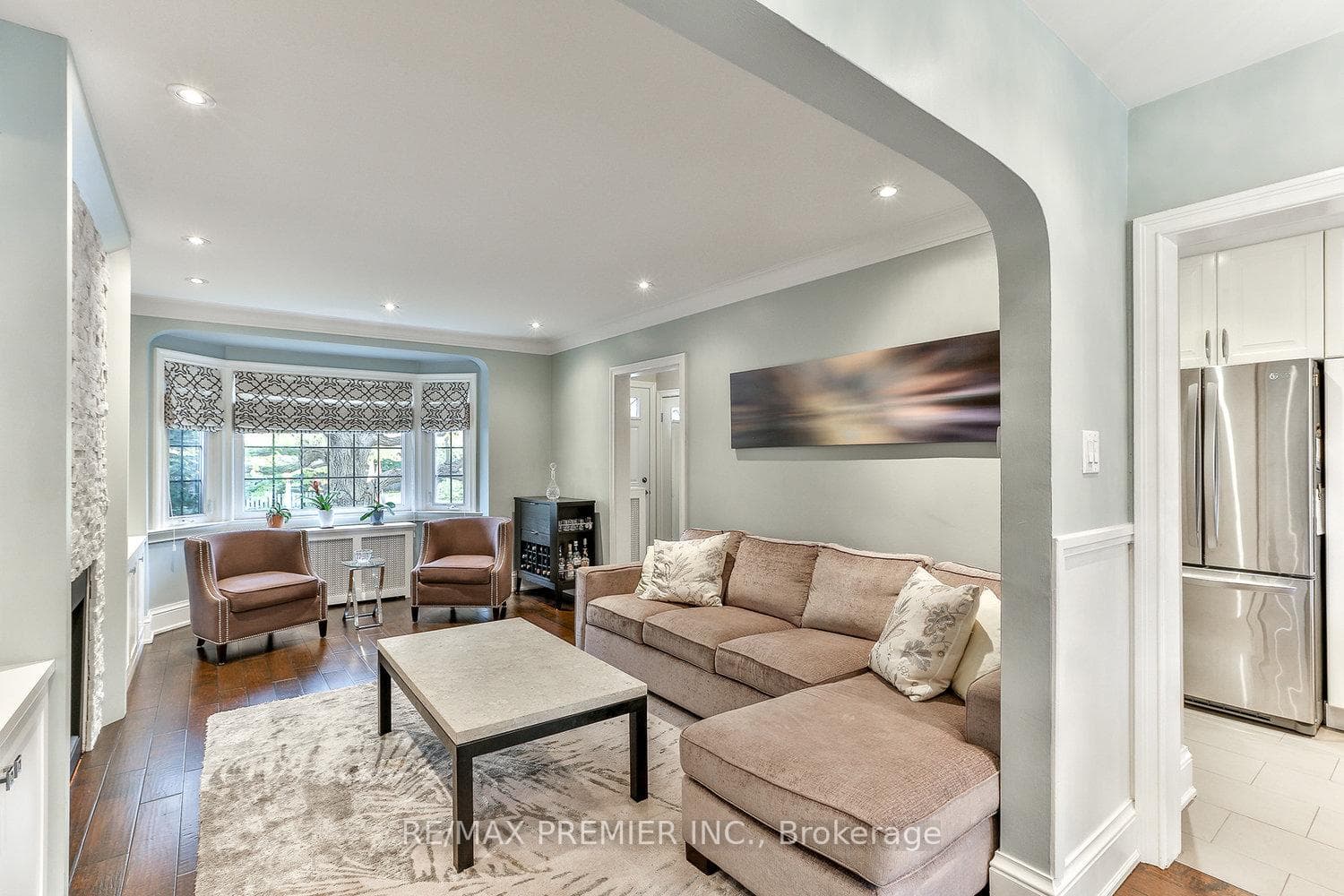 684 Eglinton Avenue photo 14
