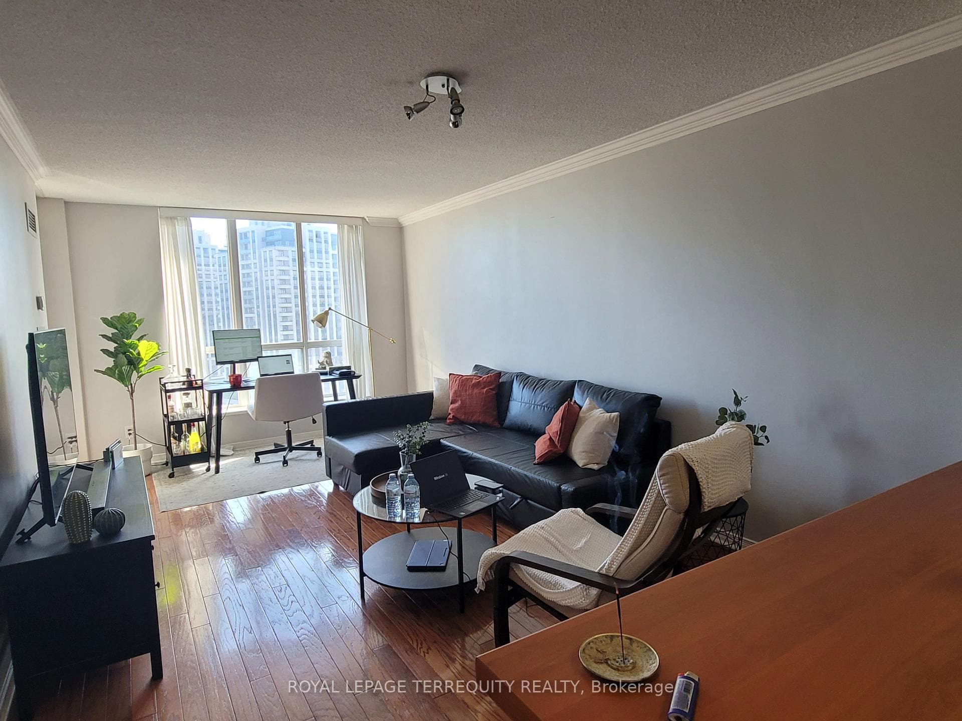 55 Harrison Garden Boulevard Unit LPH1 photo 4
