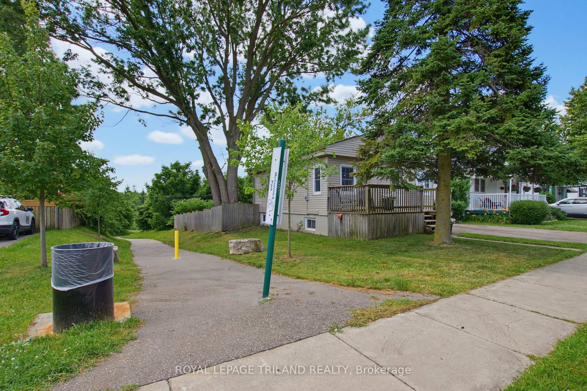 75 Connaught Avenue photo 27